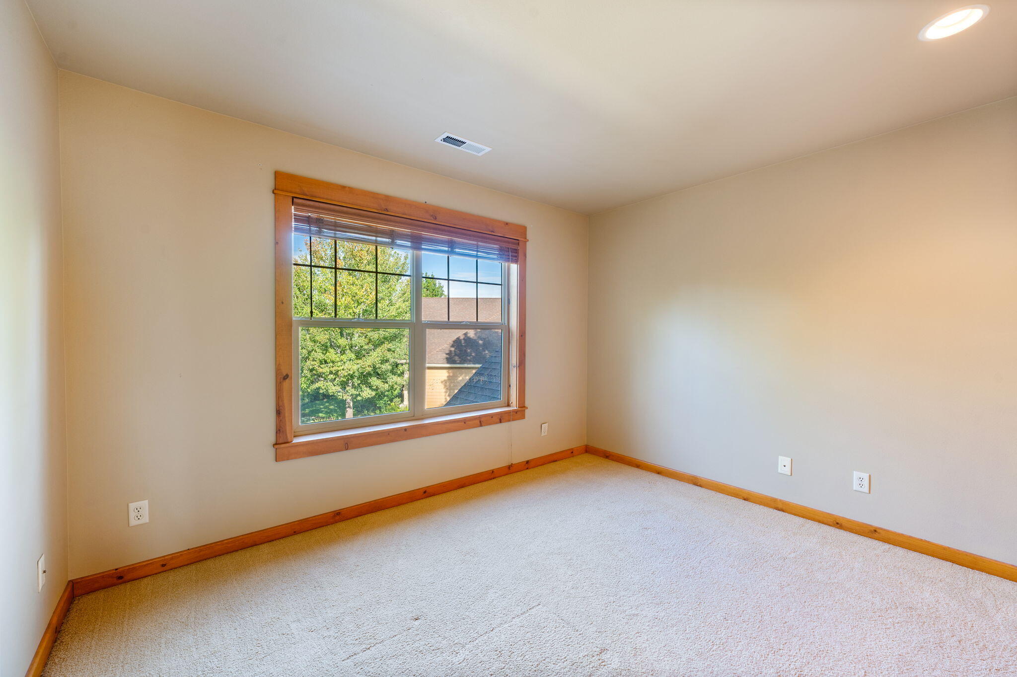 60940 Clearmeadow Court