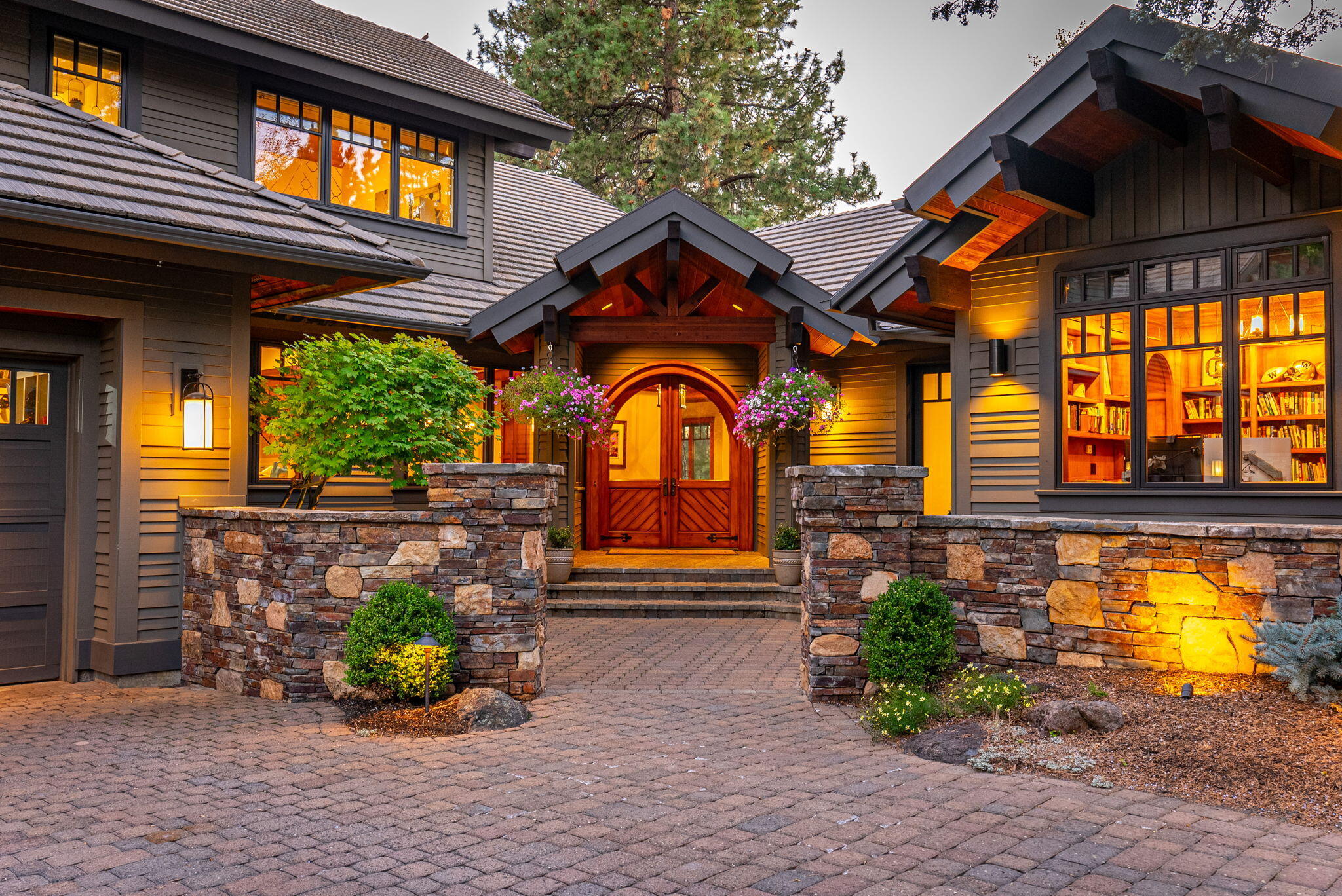 19375 Cayuse Crater Court