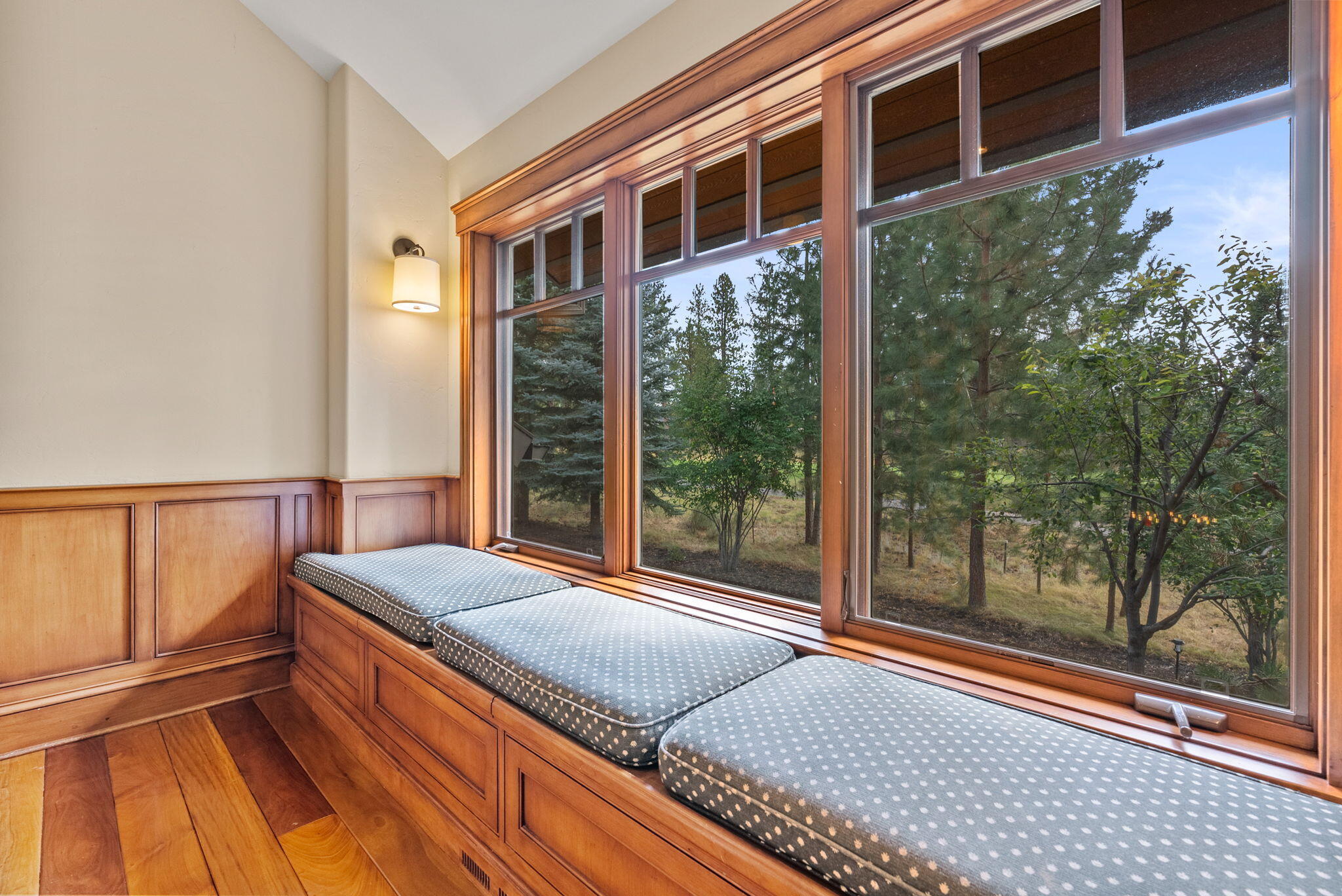 19375 Cayuse Crater Court