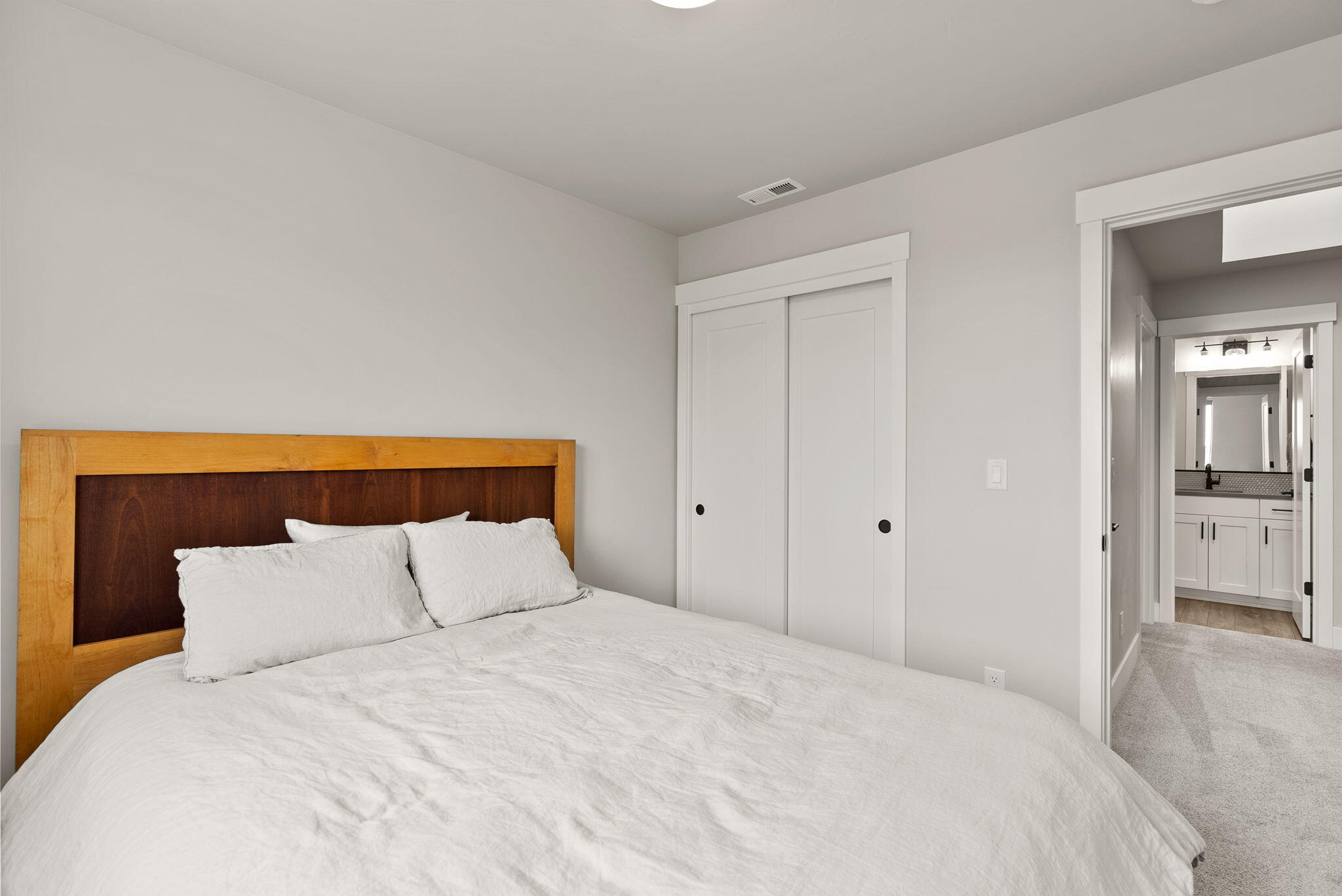 3710 NE Petrosa Avenue, Bend