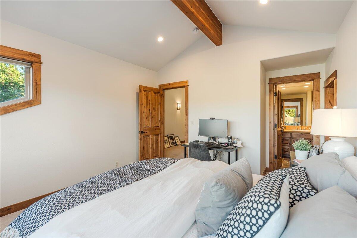 19563 Painted Ridge Loop