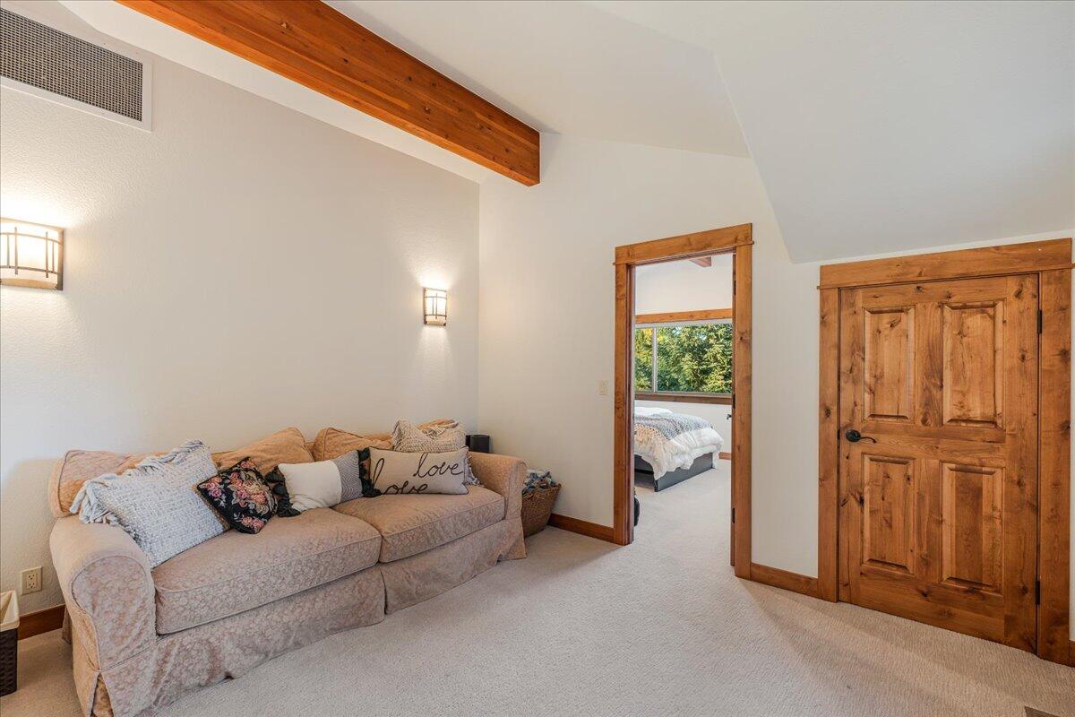 19563 Painted Ridge Loop