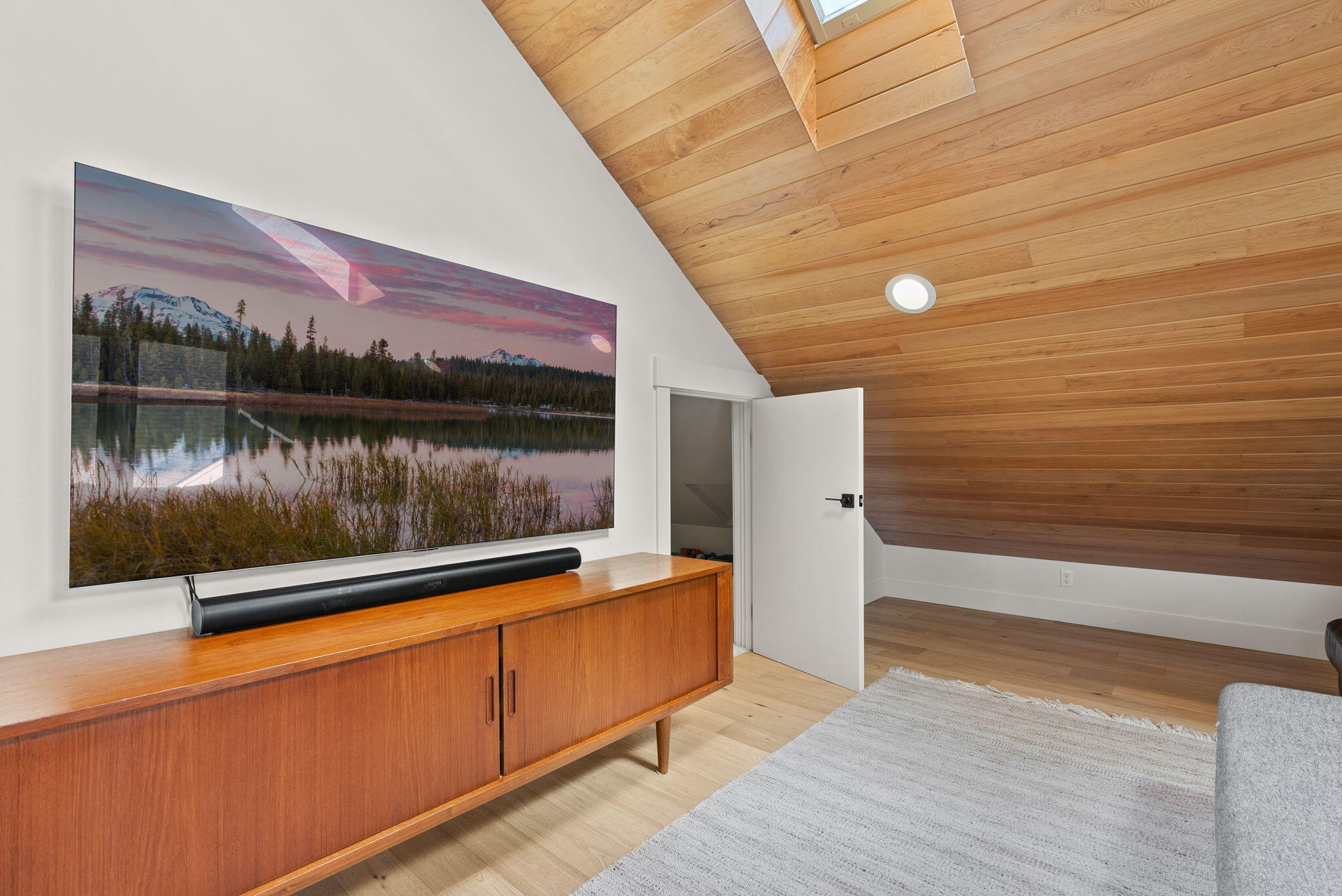 1185 NW Singleton Place