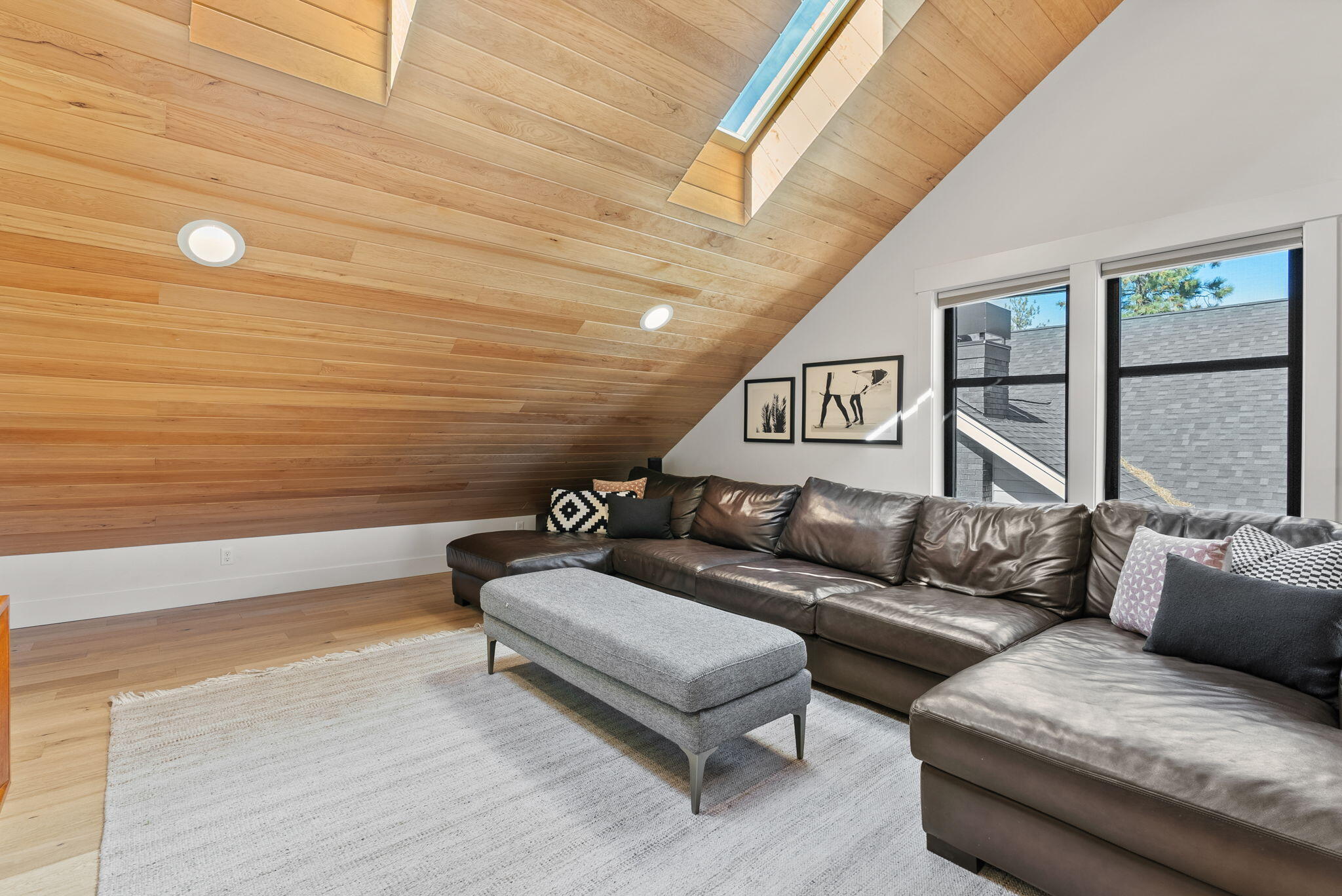 1185 NW Singleton Place