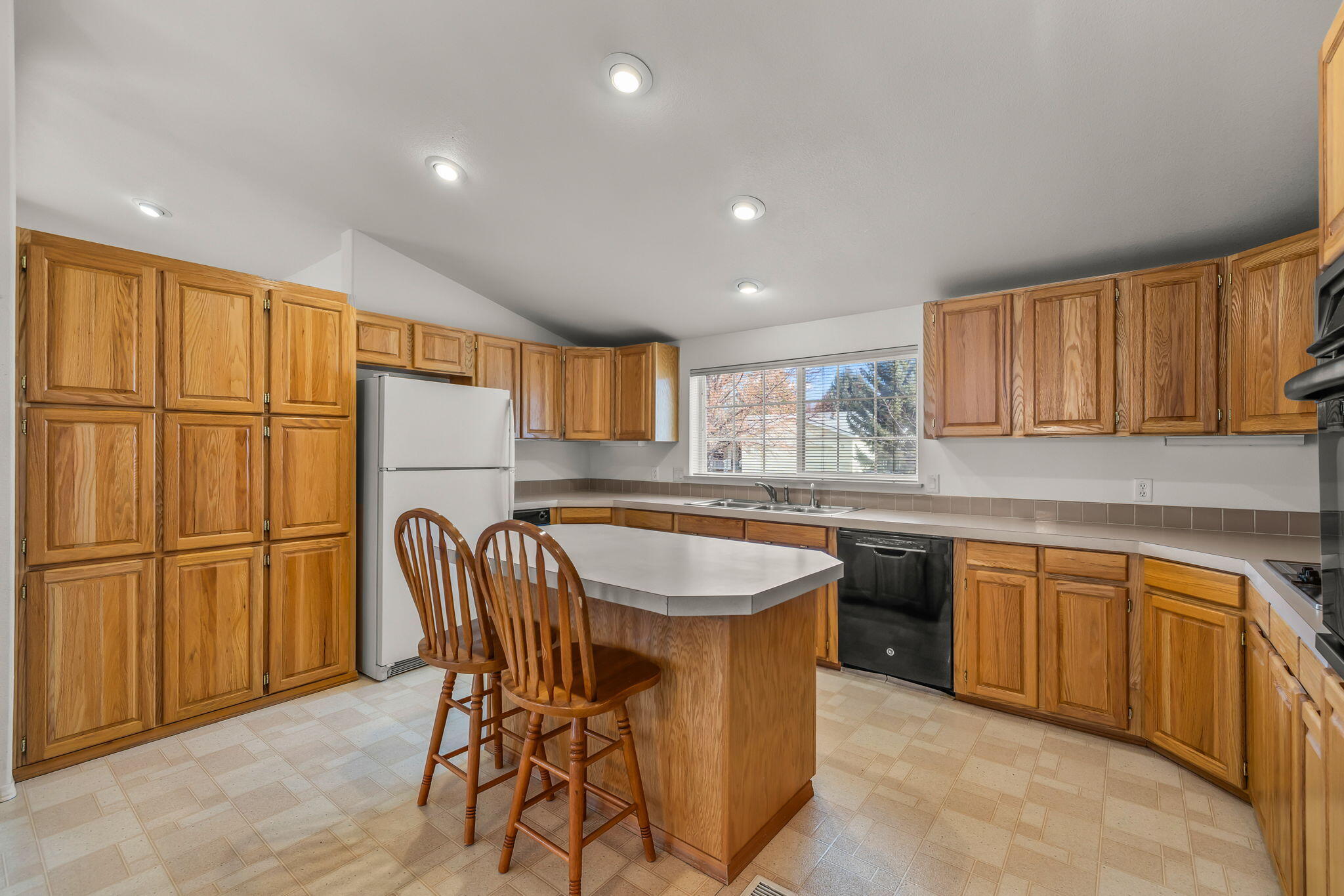 2325 NE Wintergreen Drive