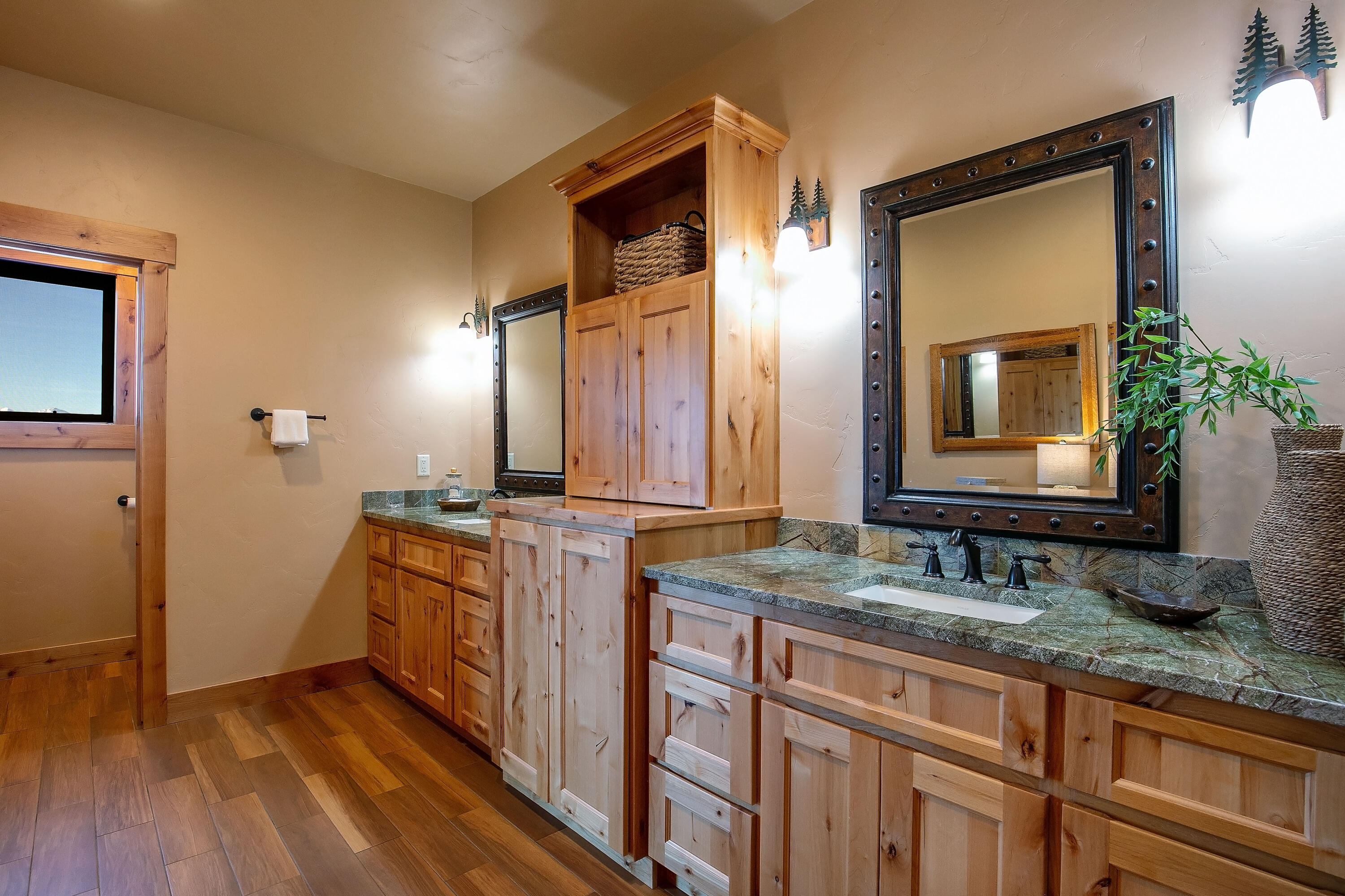 10935 Summit Ridge Court