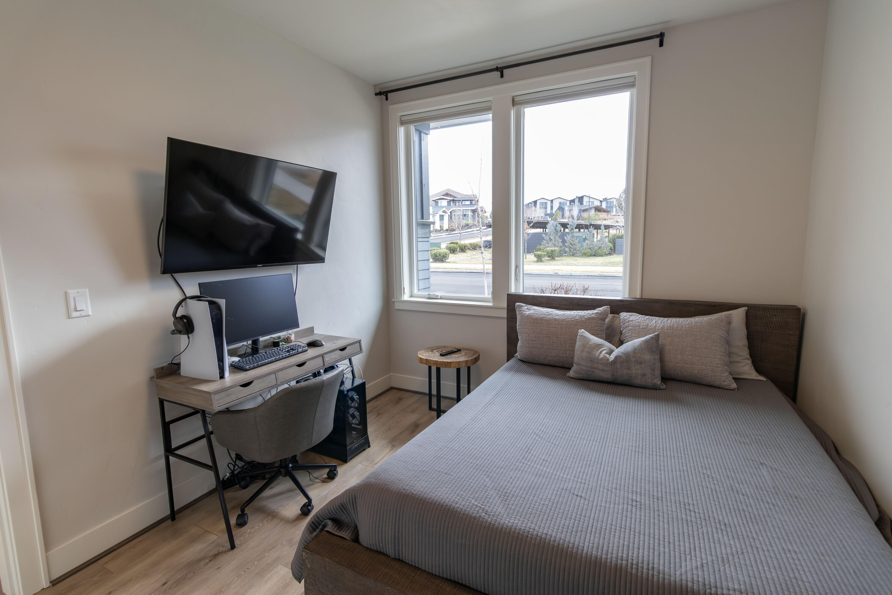 1294 NW Discovery Park Drive