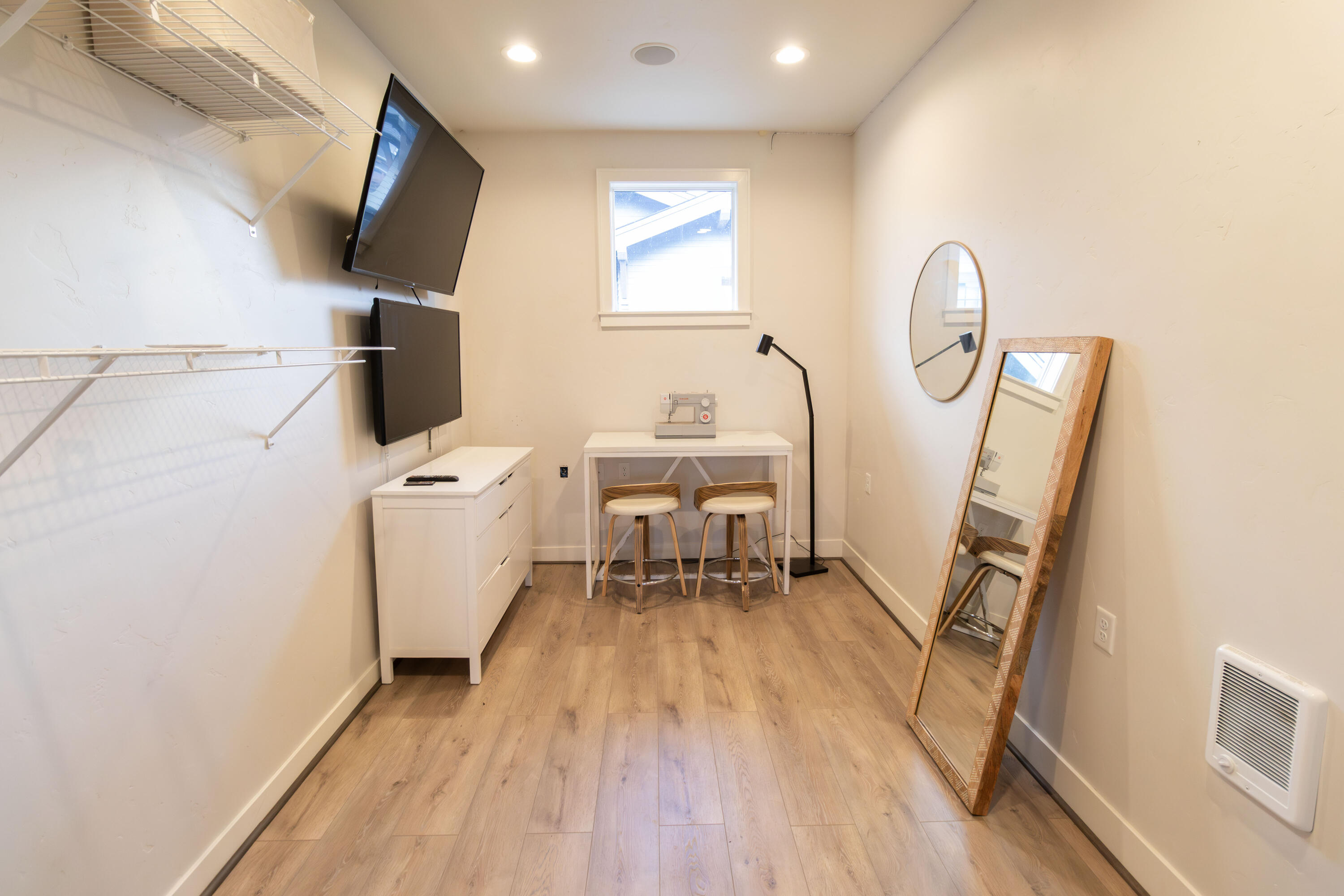 1294 NW Discovery Park Drive