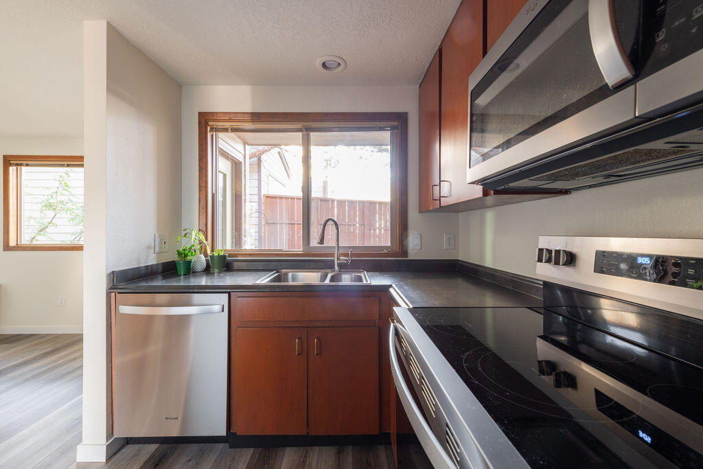 2136 NW Harriman Street