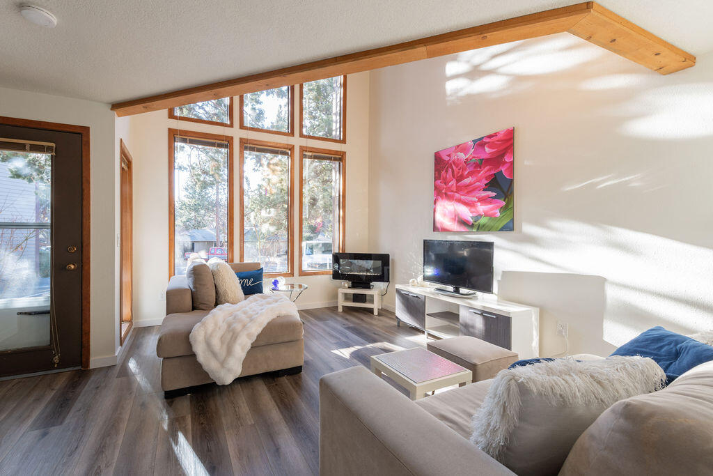 2136 NW Harriman Street