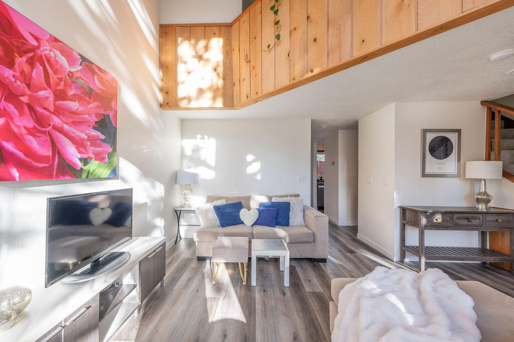 2136 NW Harriman Street