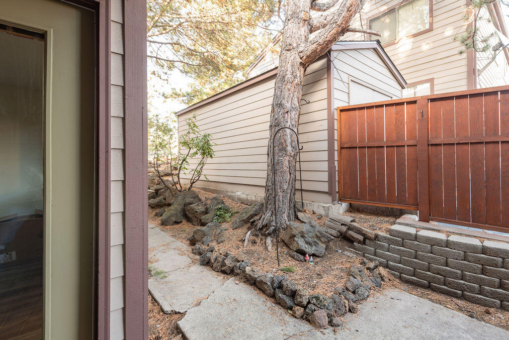 2136 NW Harriman Street