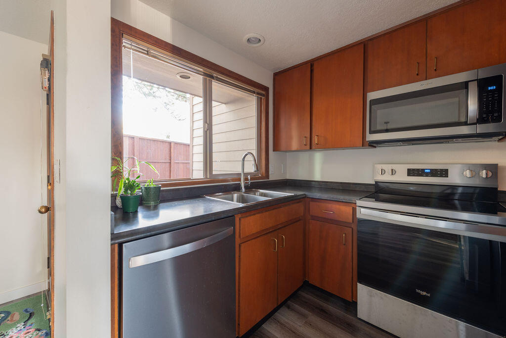 2136 NW Harriman Street