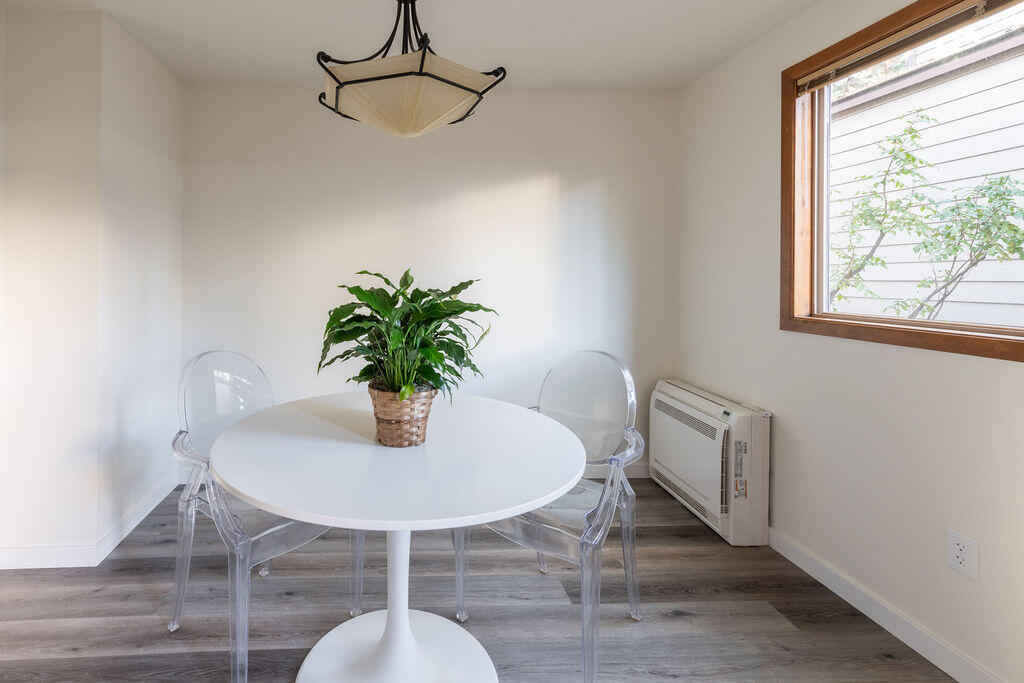 2136 NW Harriman Street