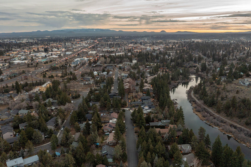 2136 NW Harriman Street