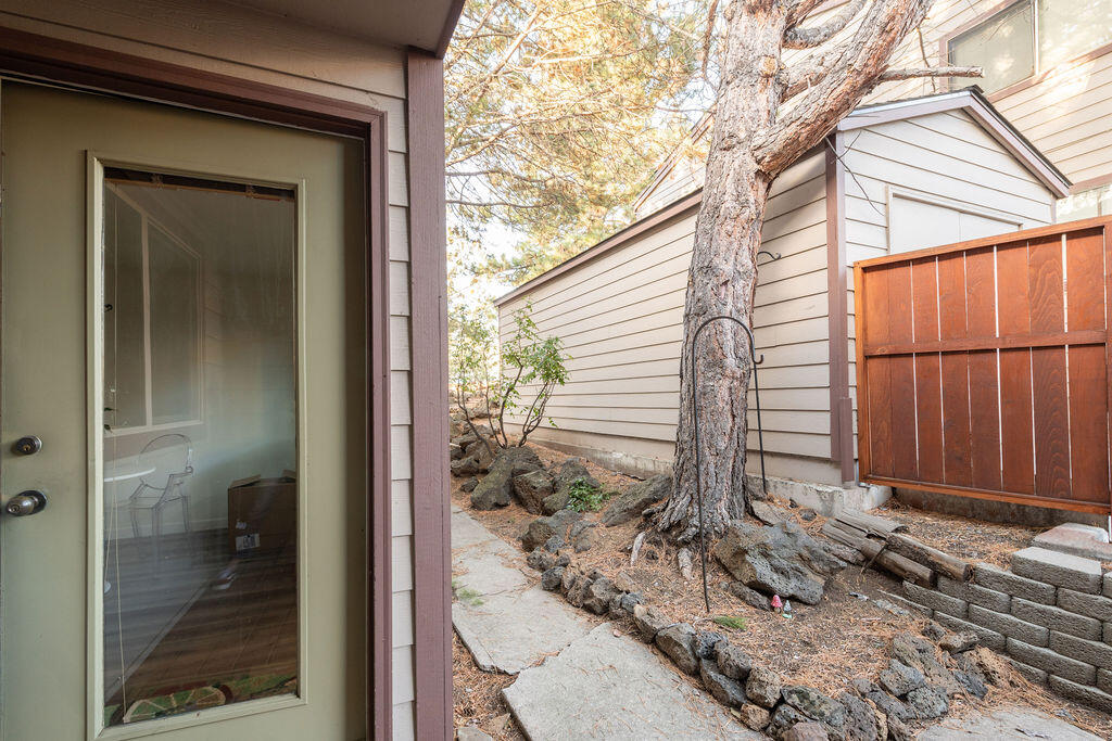 2136 NW Harriman Street