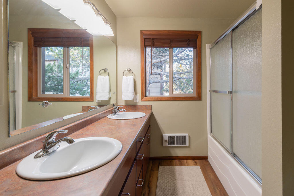 2136 NW Harriman Street