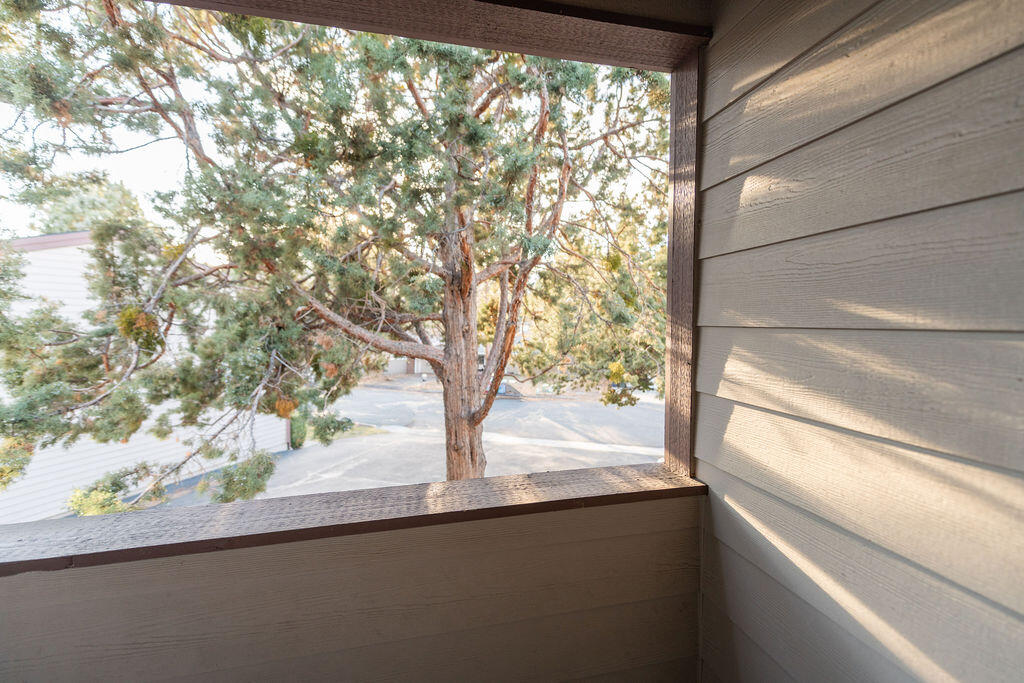 2136 NW Harriman Street