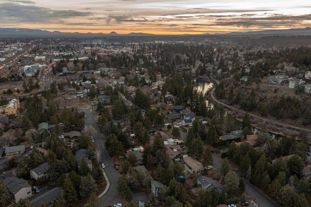 2136 NW Harriman Street