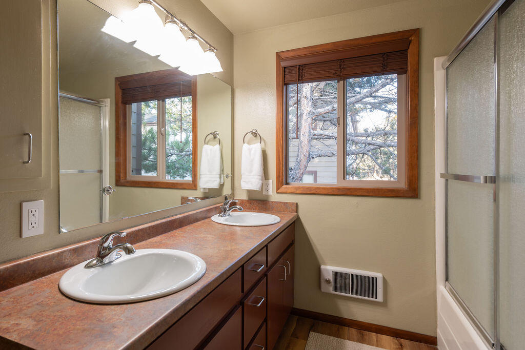 2136 NW Harriman Street