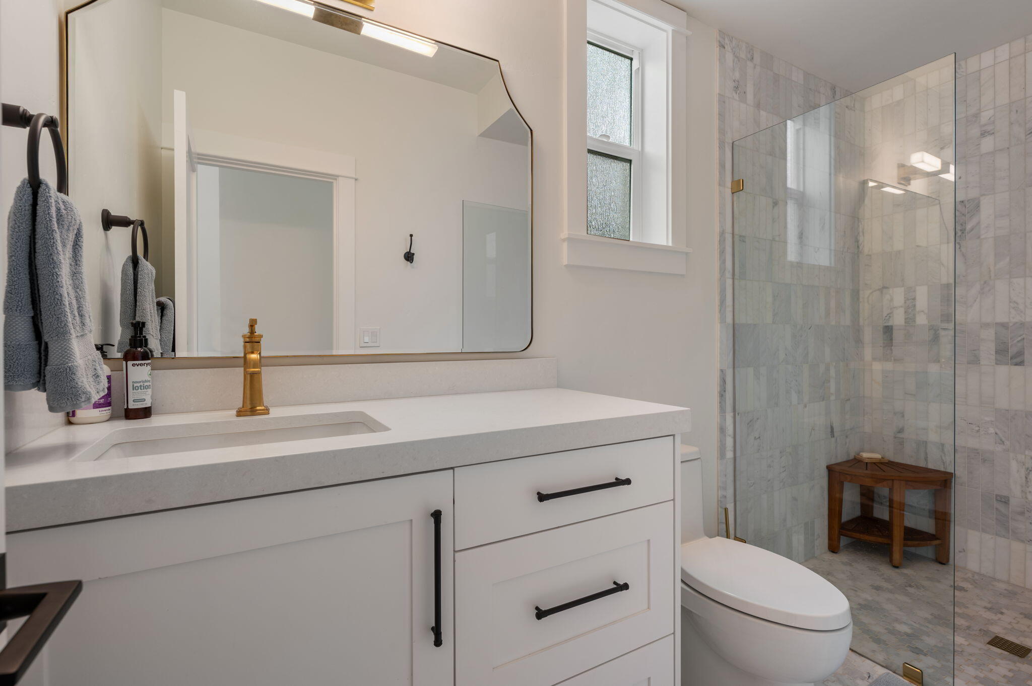 61519 Cultus Lake Court
