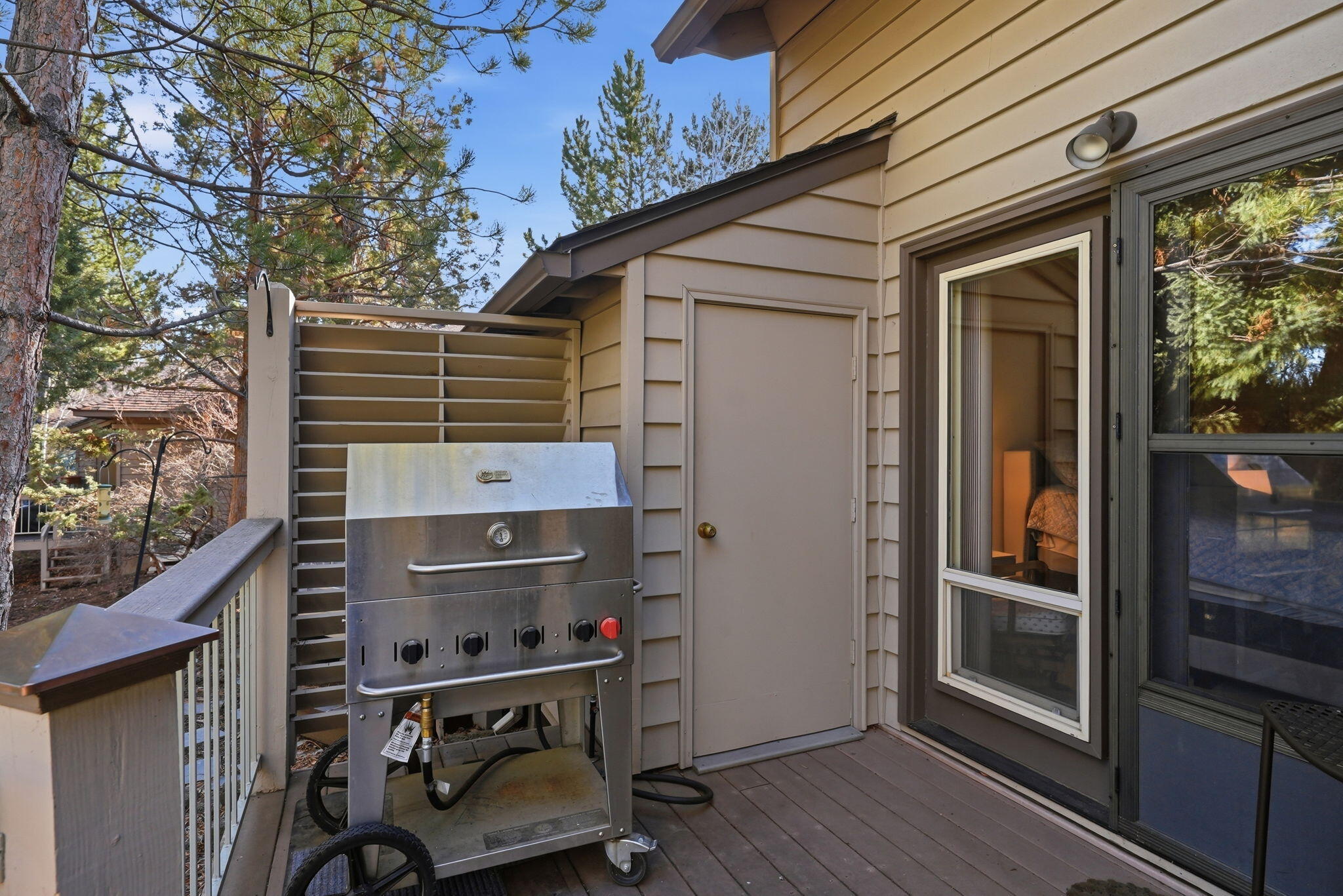 3076 NW Clubhouse Drive