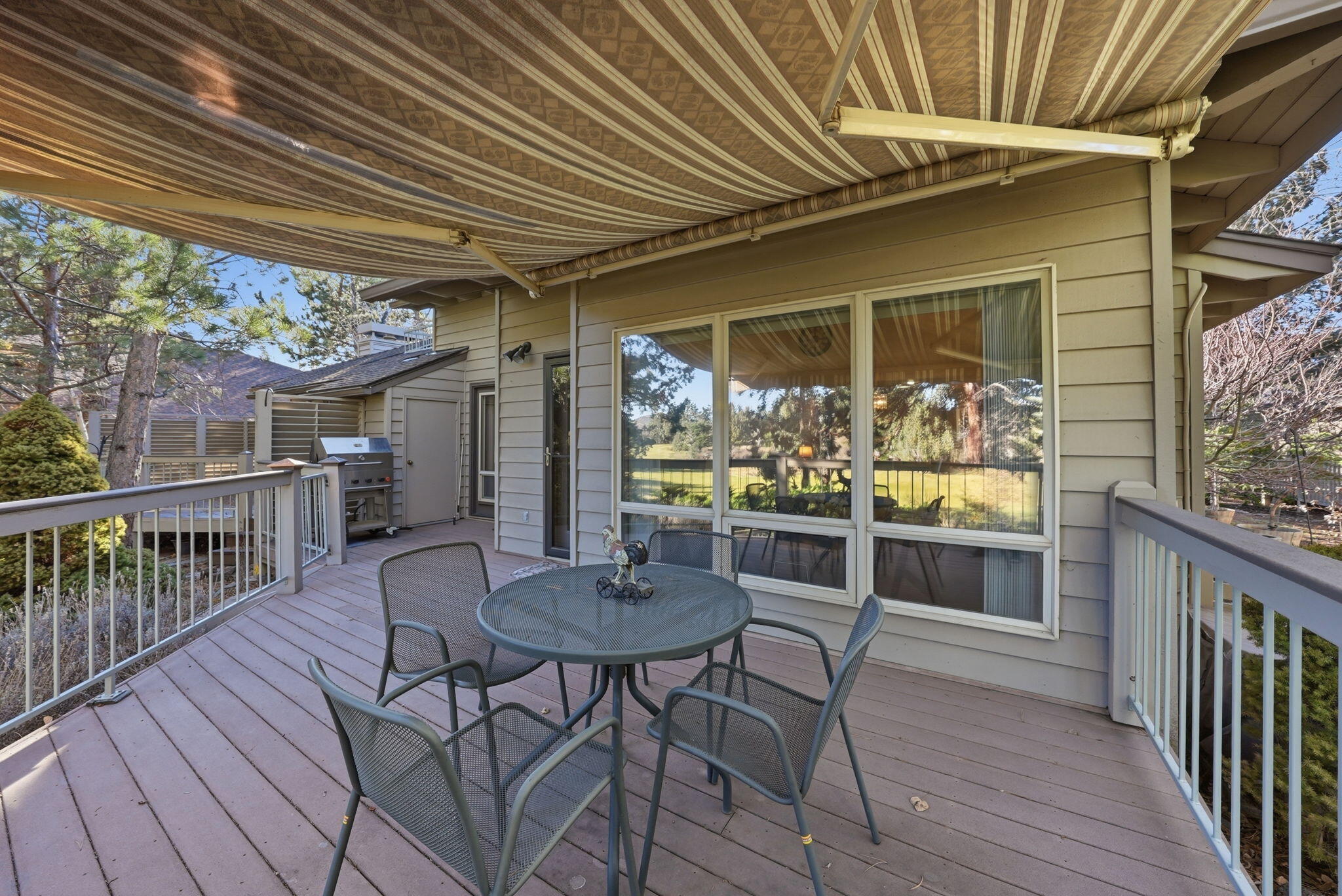 3076 NW Clubhouse Drive