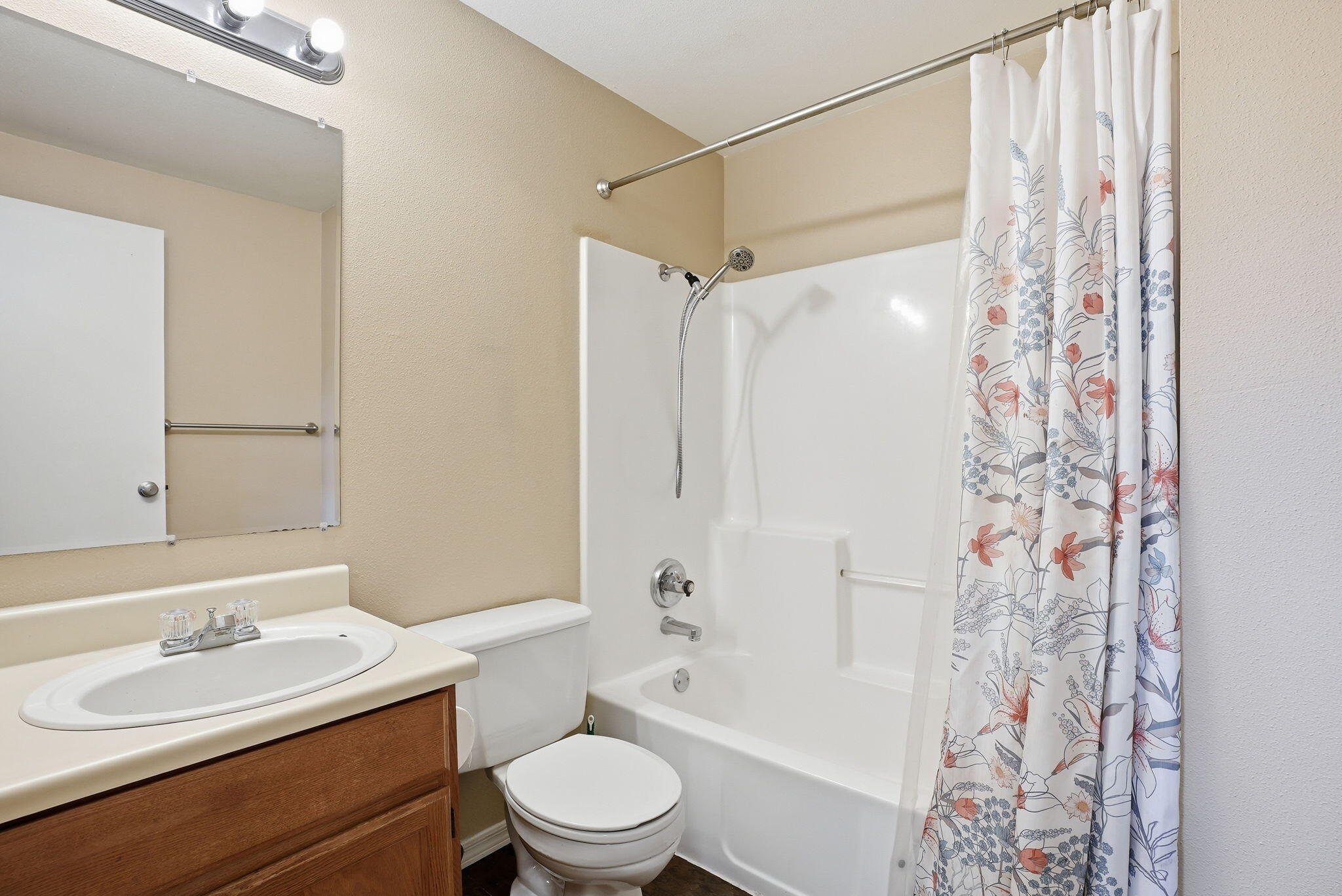 3302 SW Reindeer Avenue