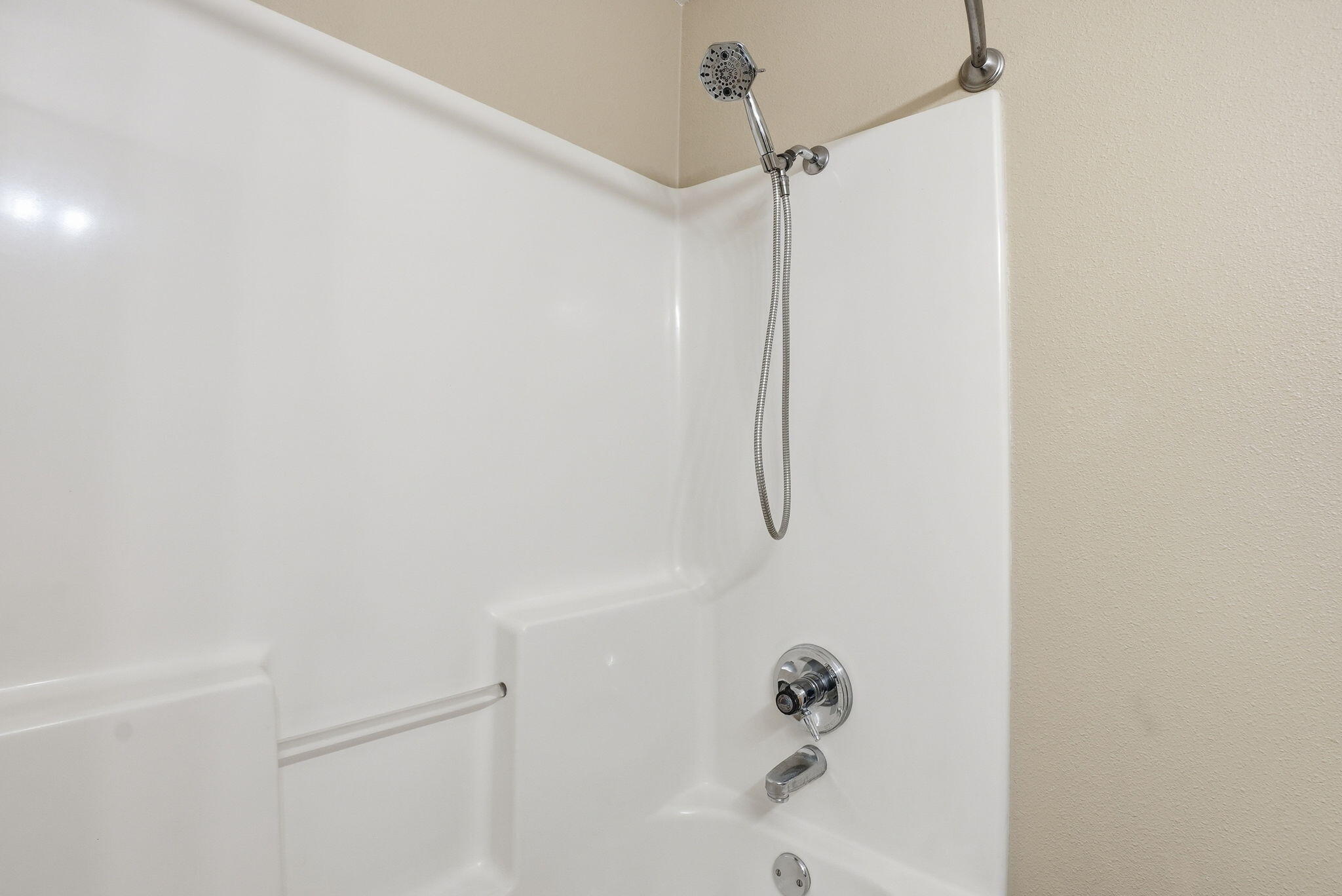 3302 SW Reindeer Avenue