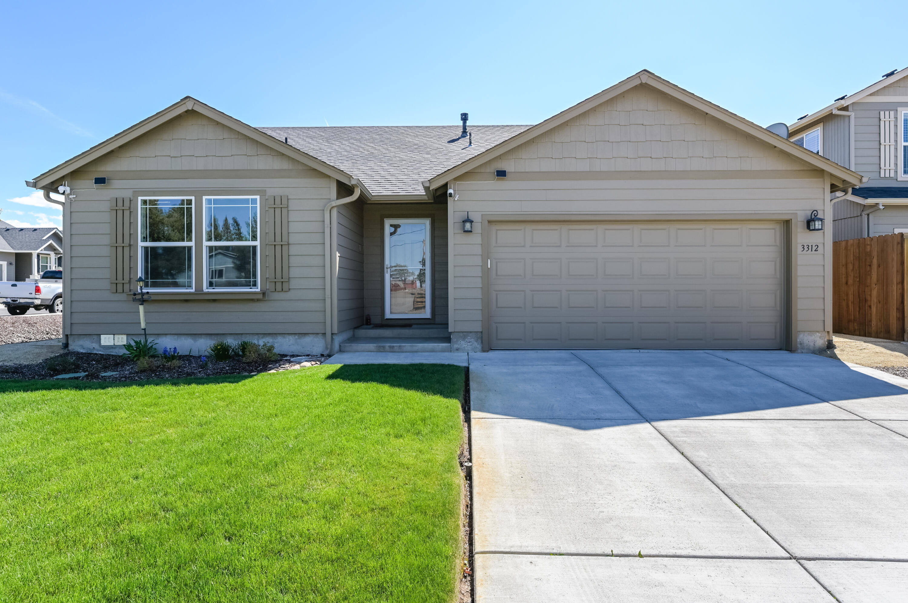 3312 NW Dogwood Avenue