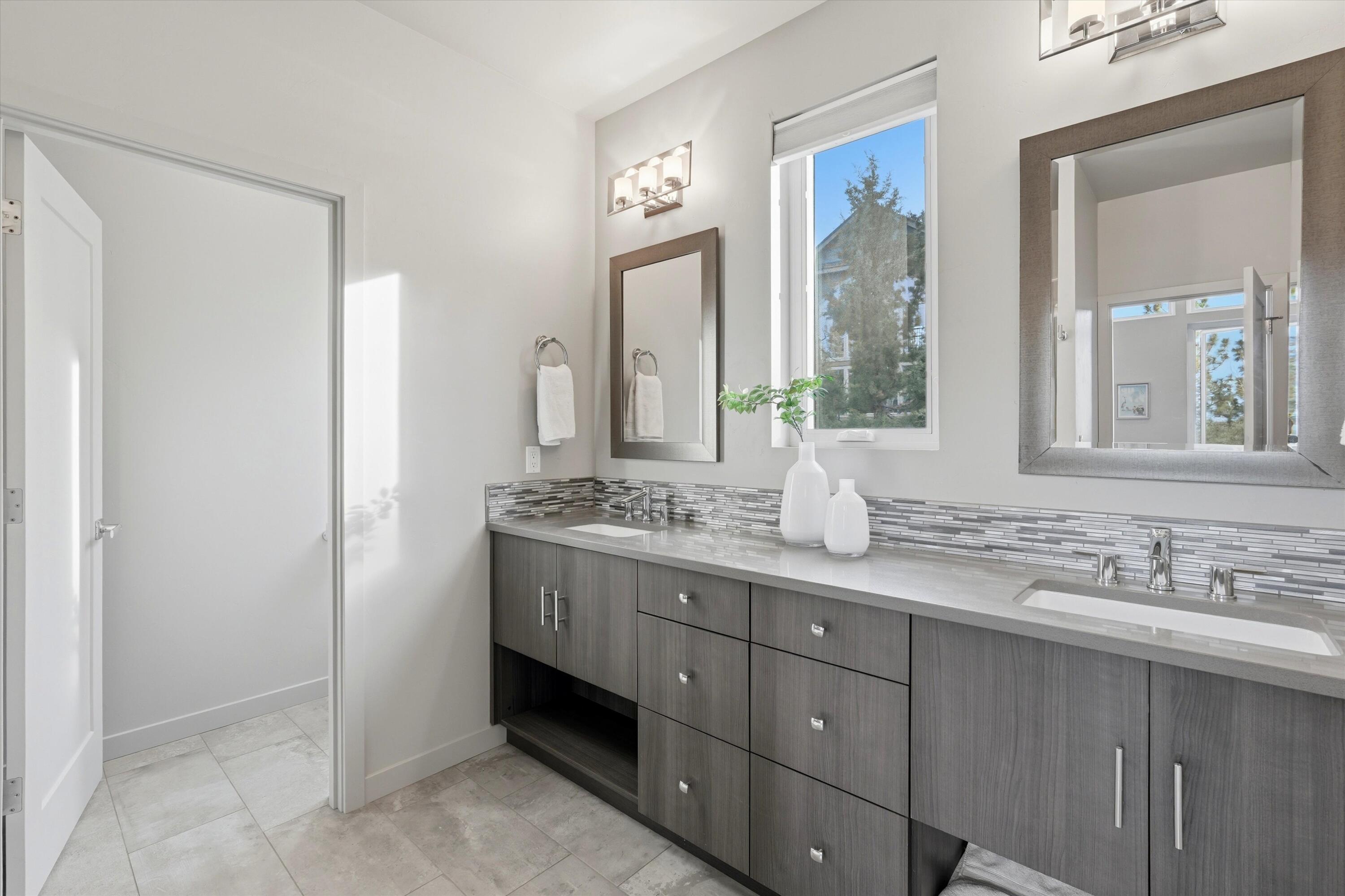 3429 NW Bryce Canyon Lane