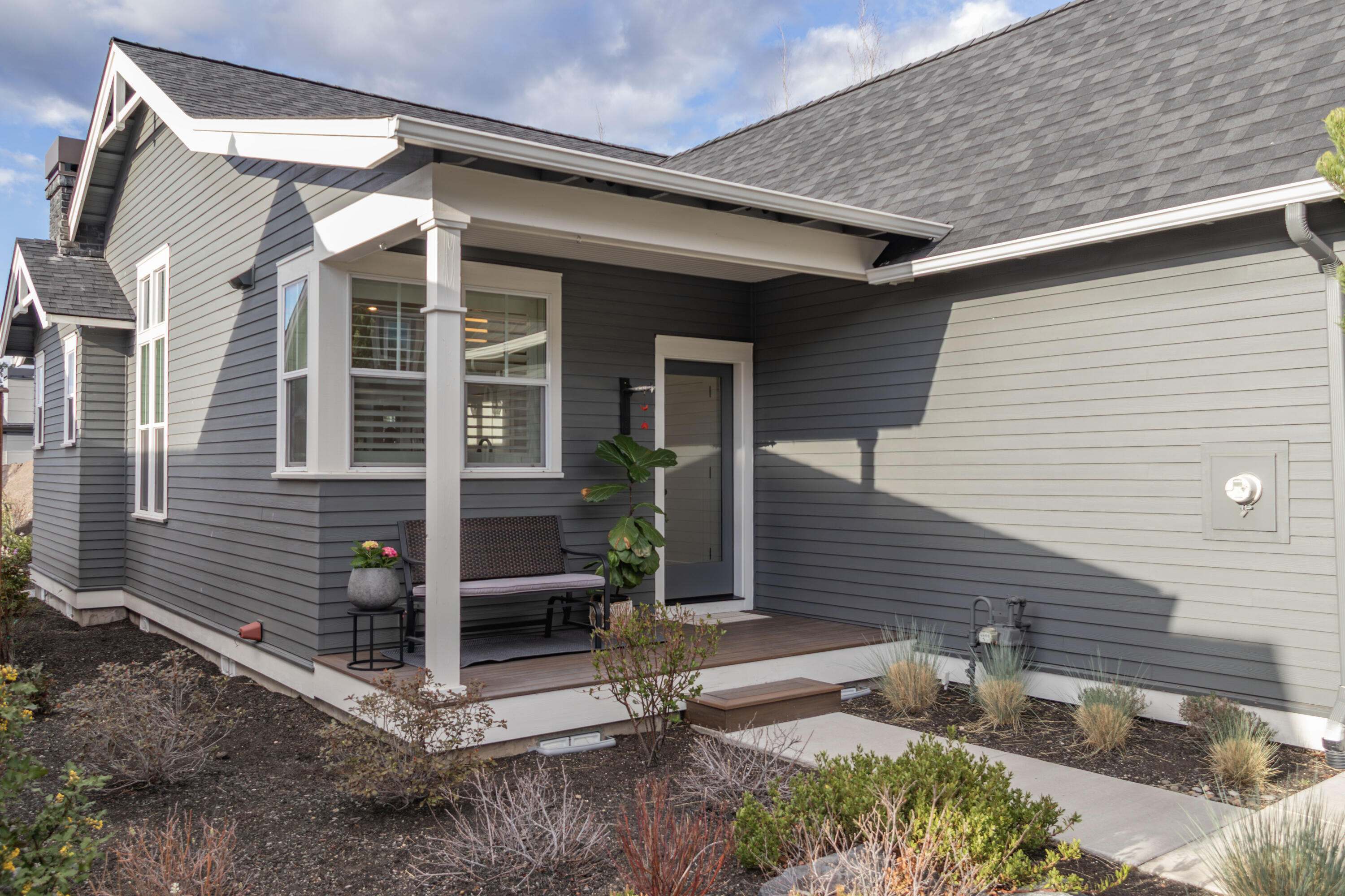 2735 NW High Lakes Loop