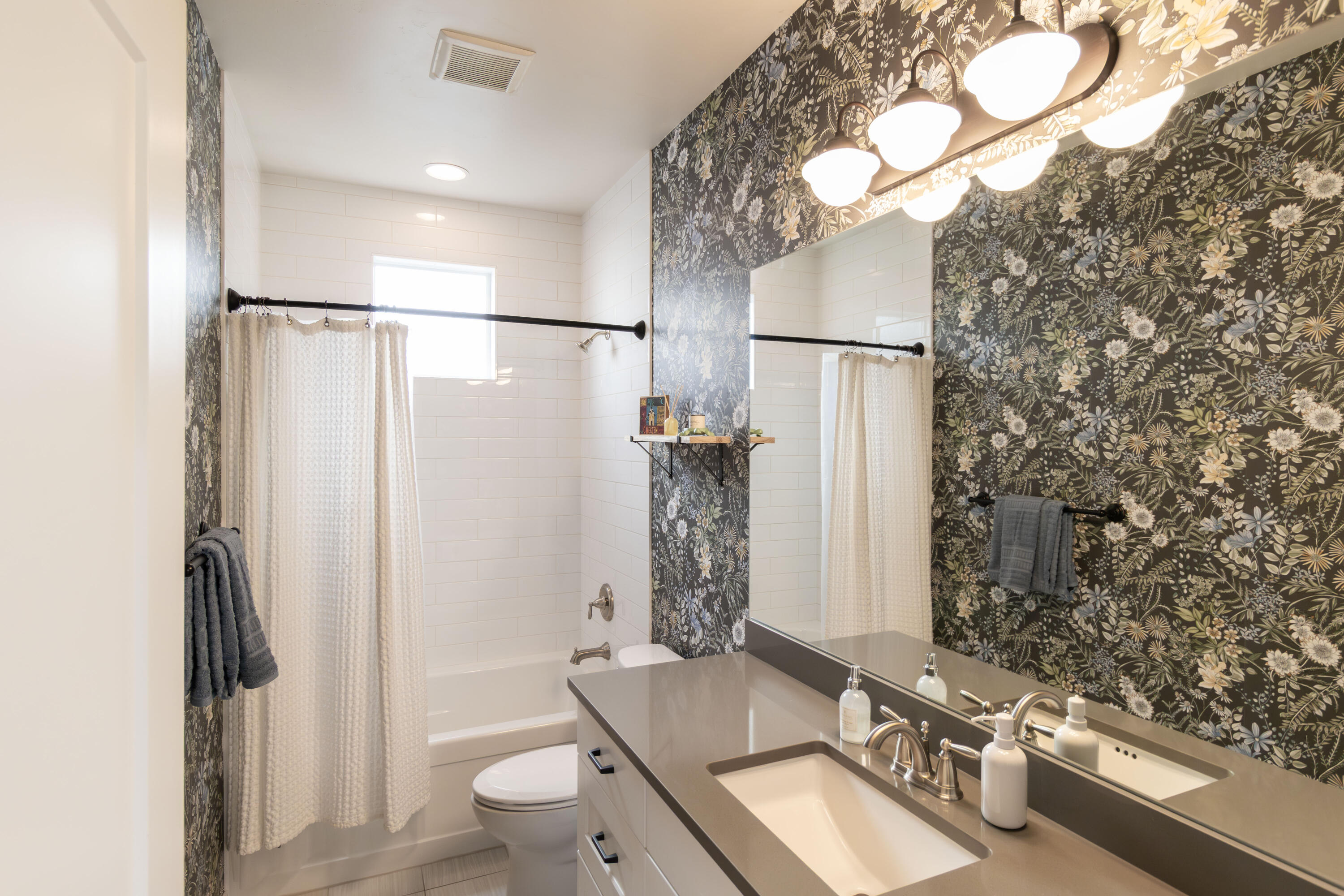 2735 NW High Lakes Loop