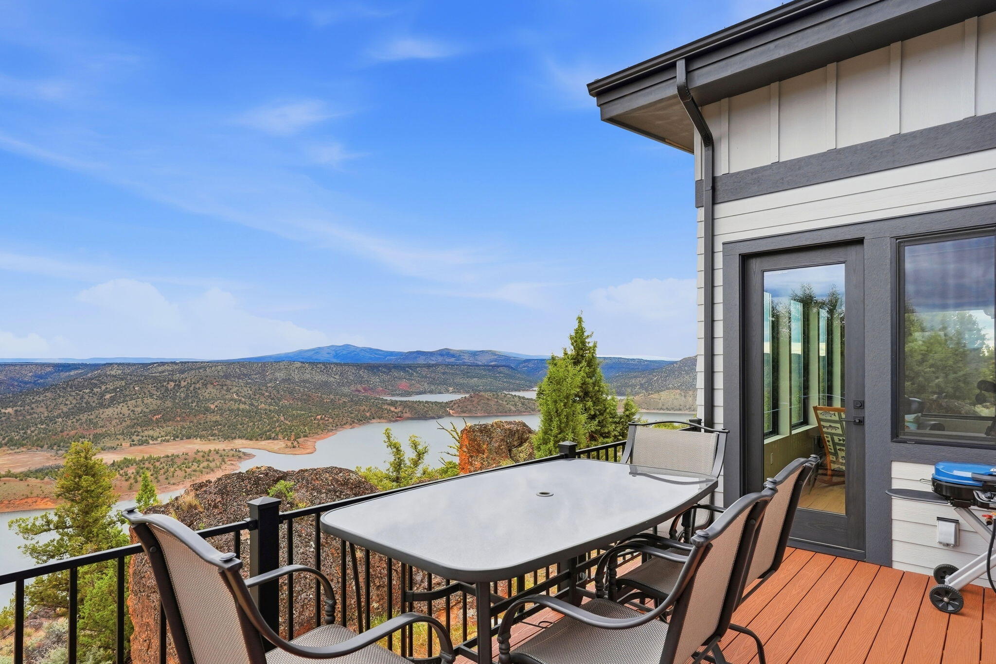 10702 SE Wicasa Lane