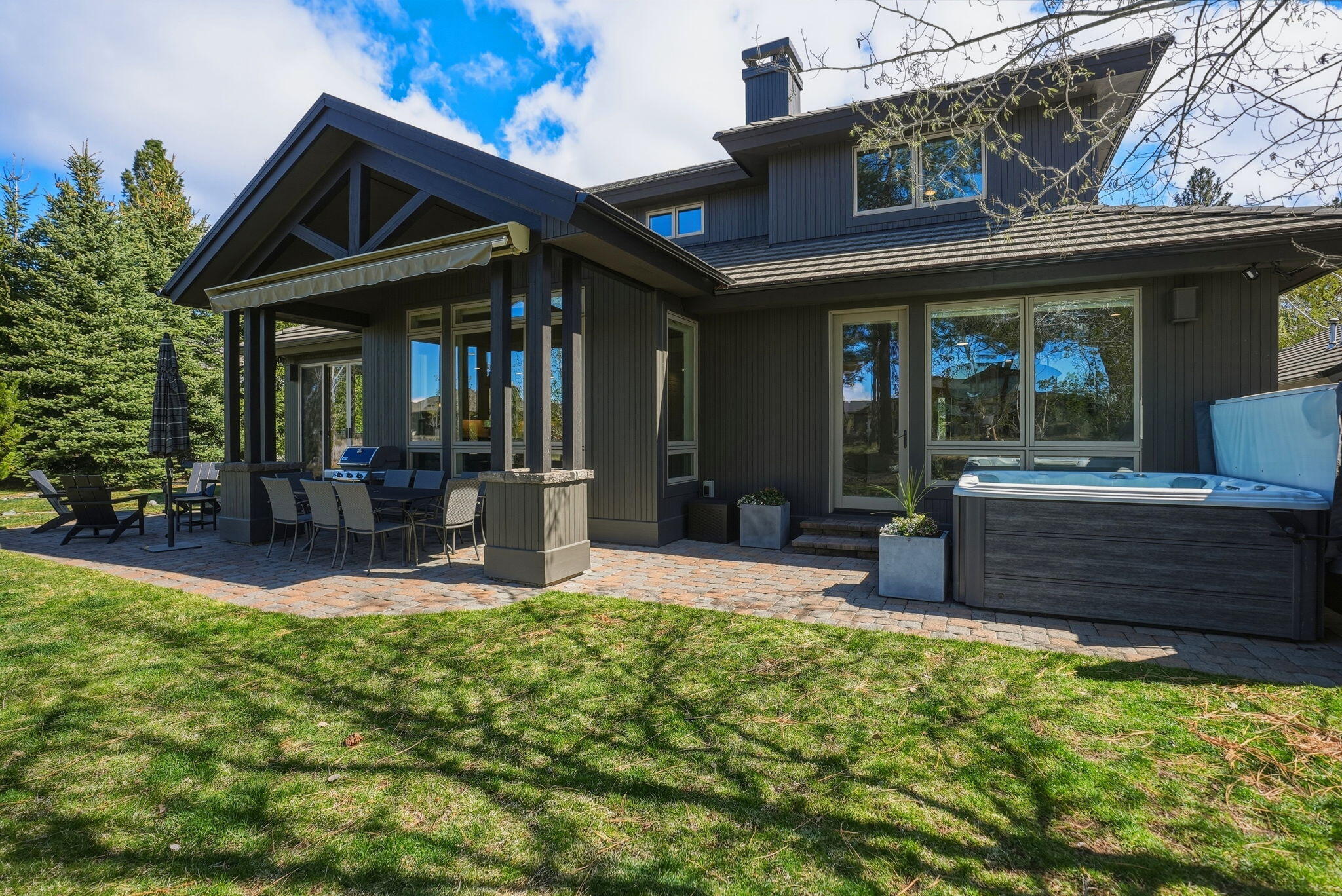 61807 Fall Creek Loop