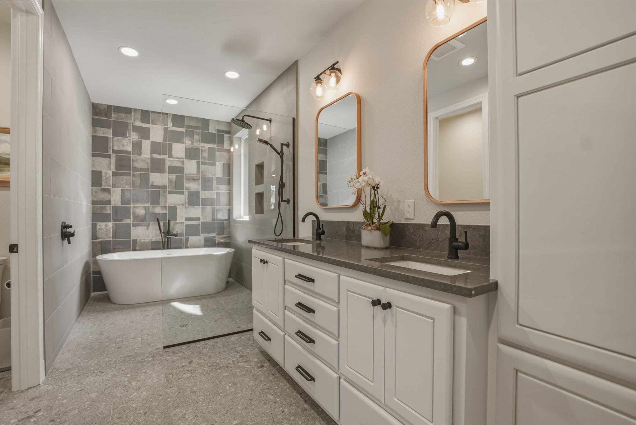 61807 Fall Creek Loop