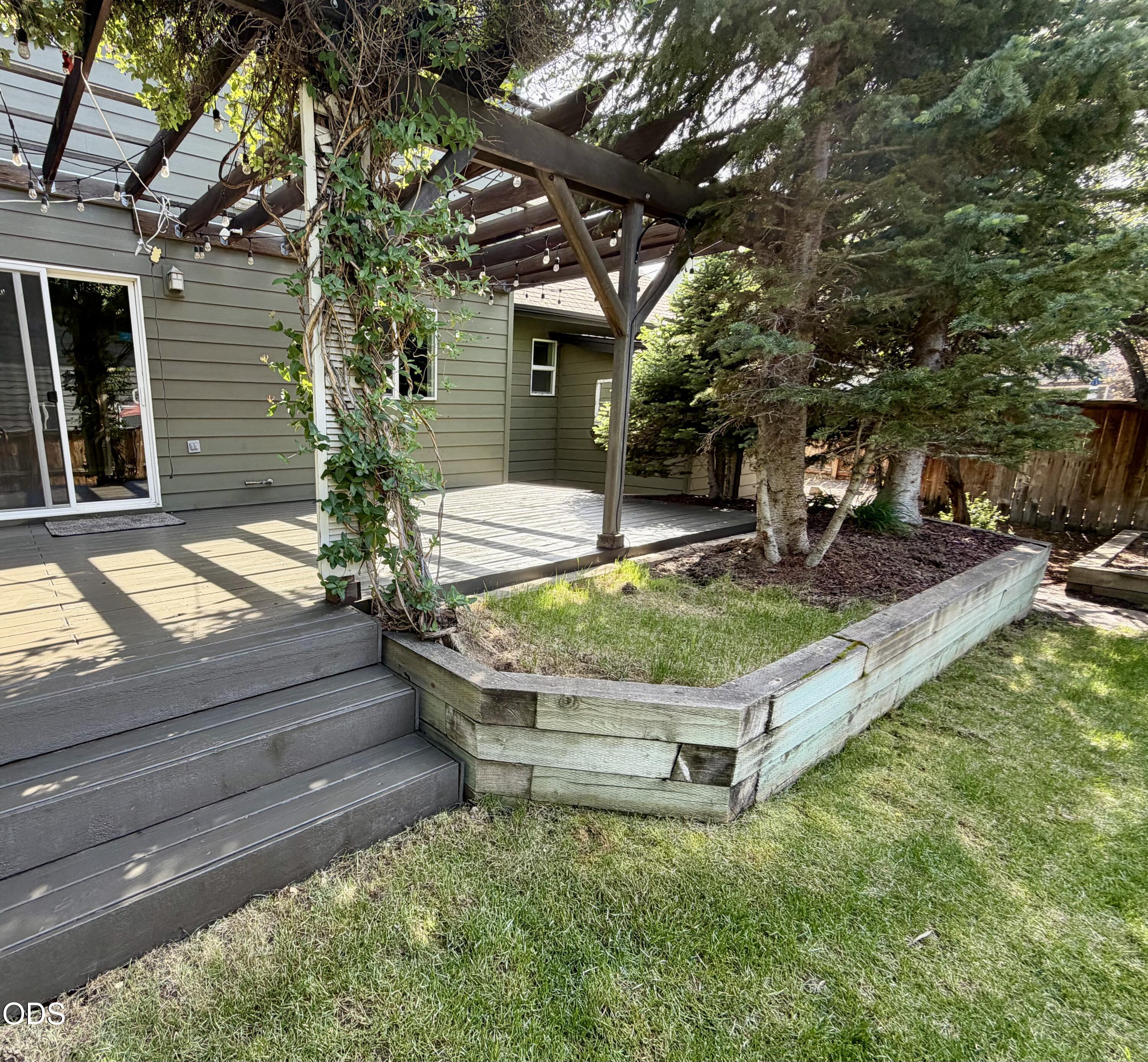 1494 NE Rumgay Lane
