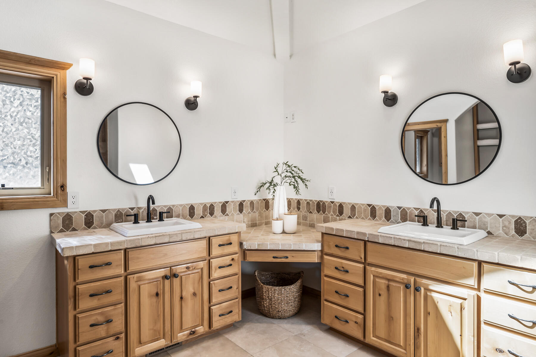 61015 River Bluff Trail