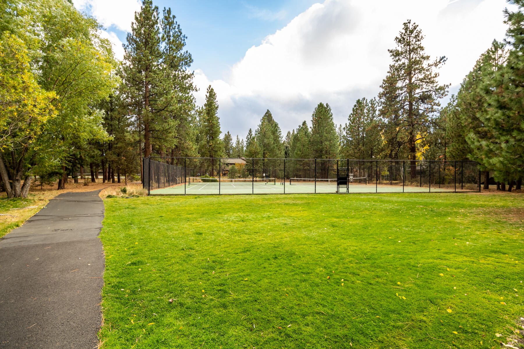 61015 River Bluff Trail
