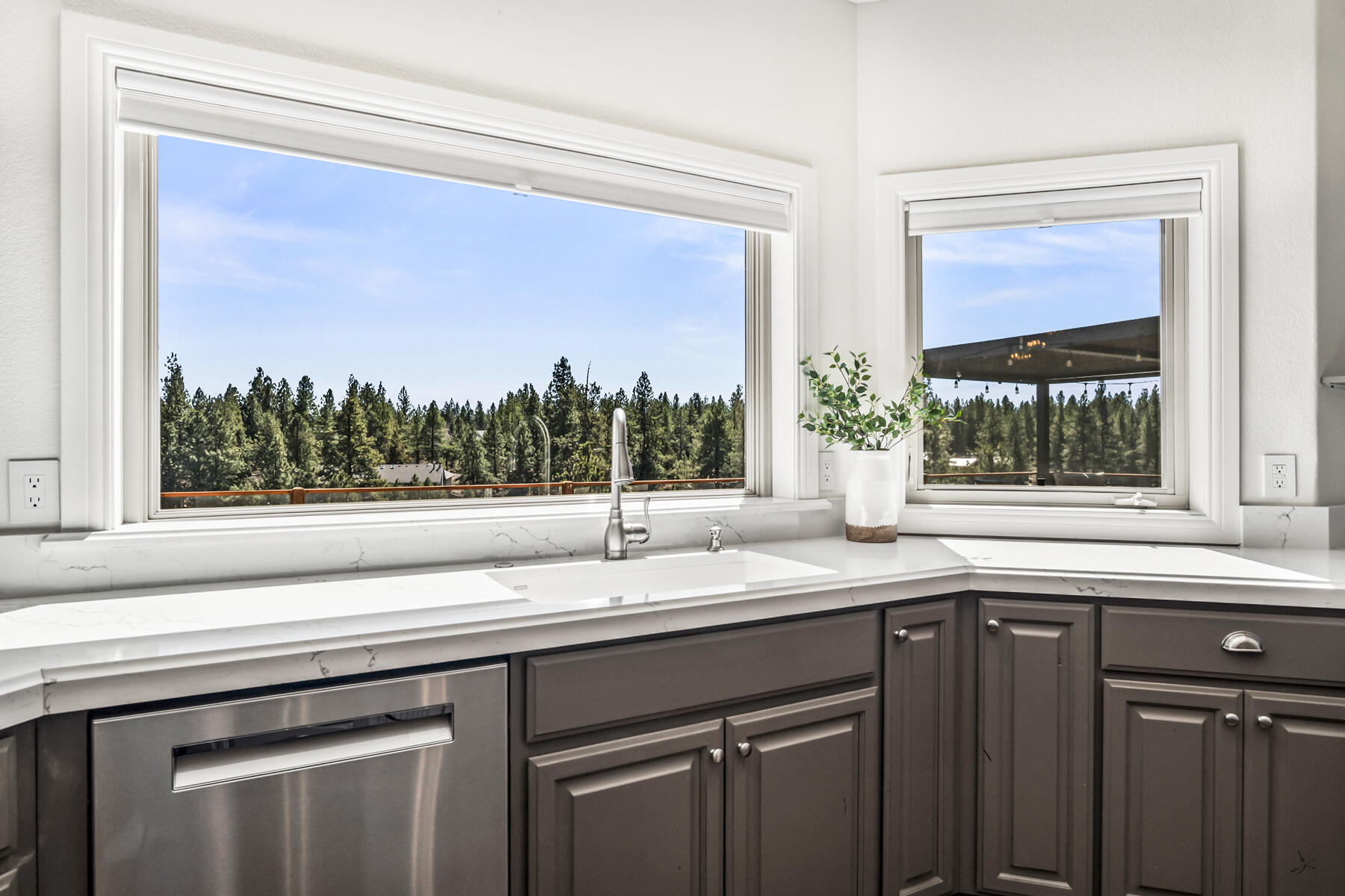 61015 River Bluff Trail