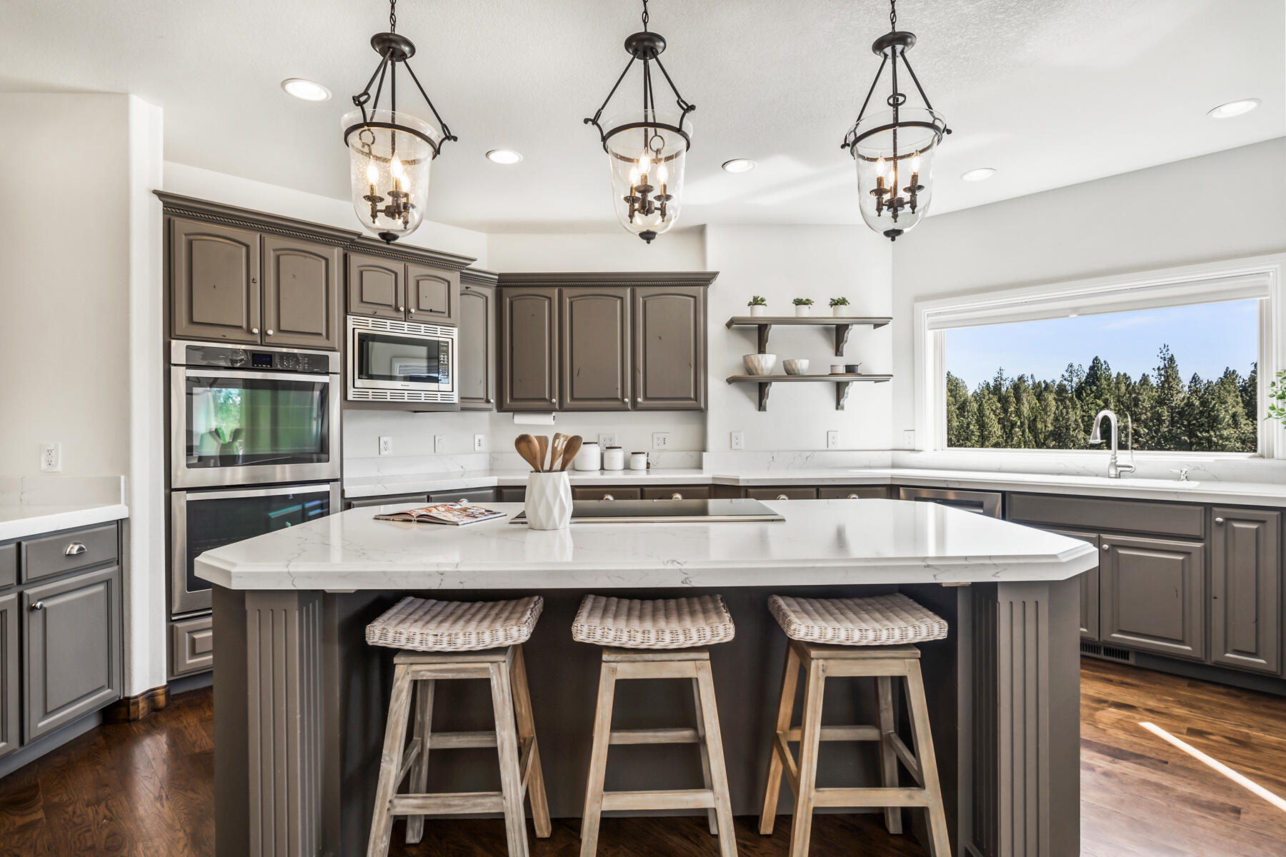 61015 River Bluff Trail