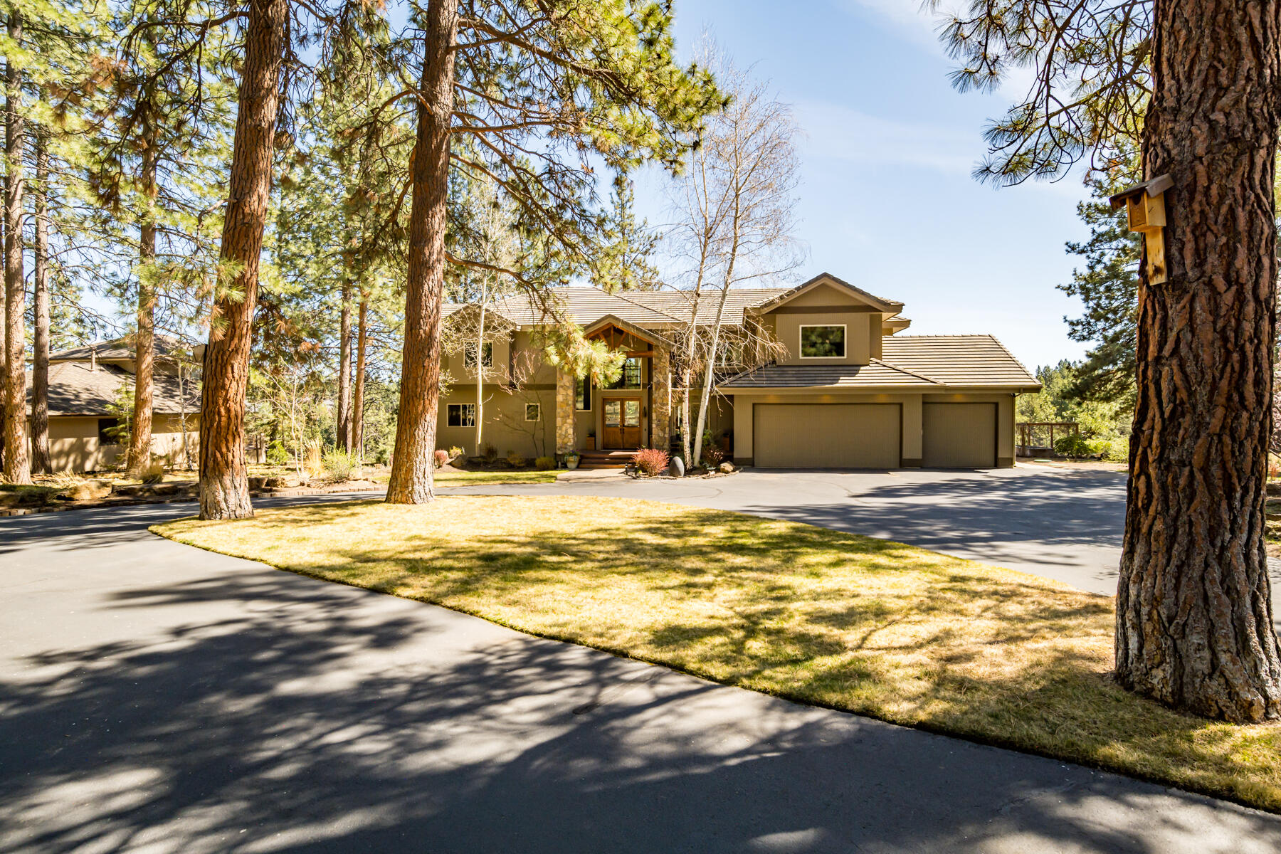 61015 River Bluff Trail