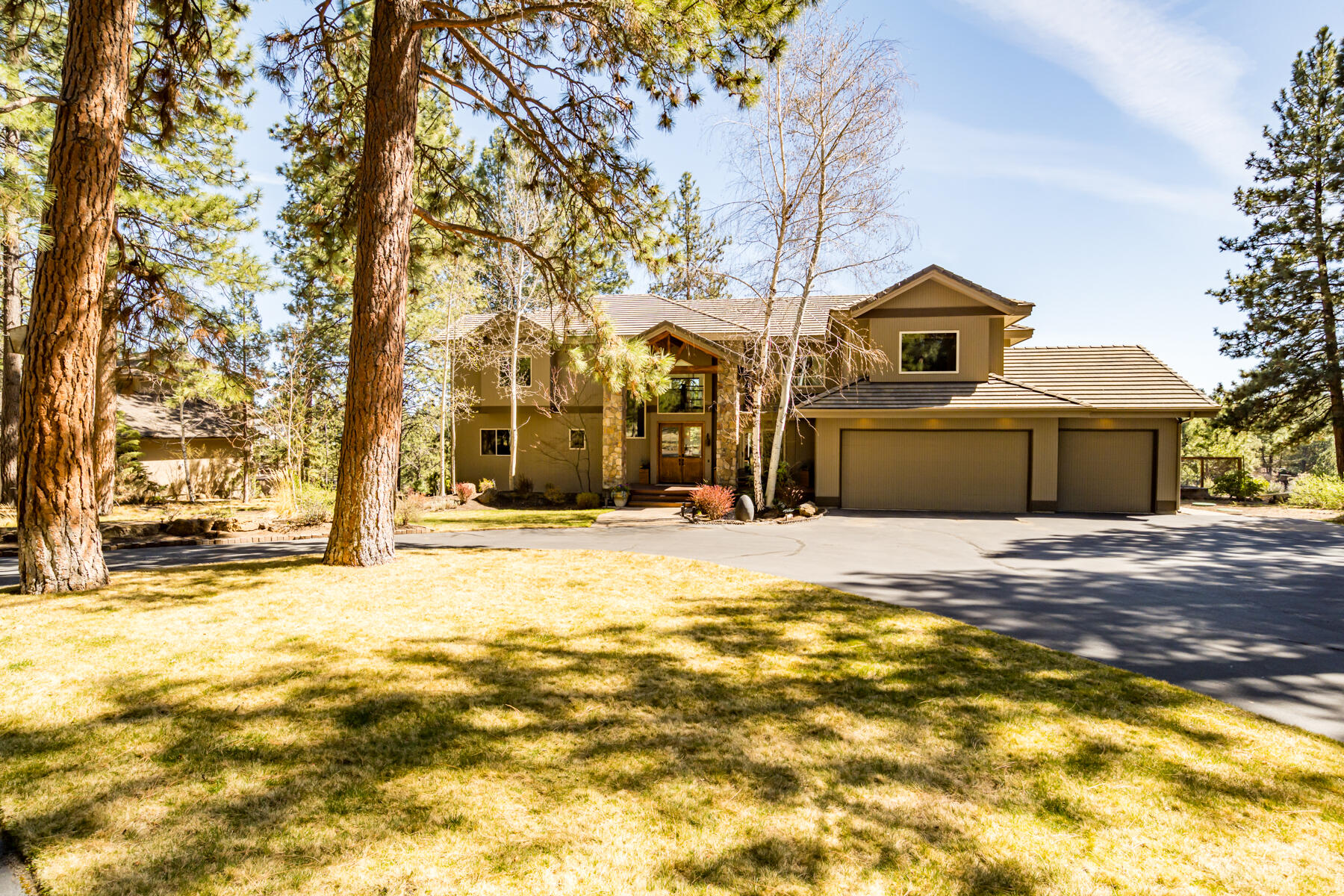 61015 River Bluff Trail