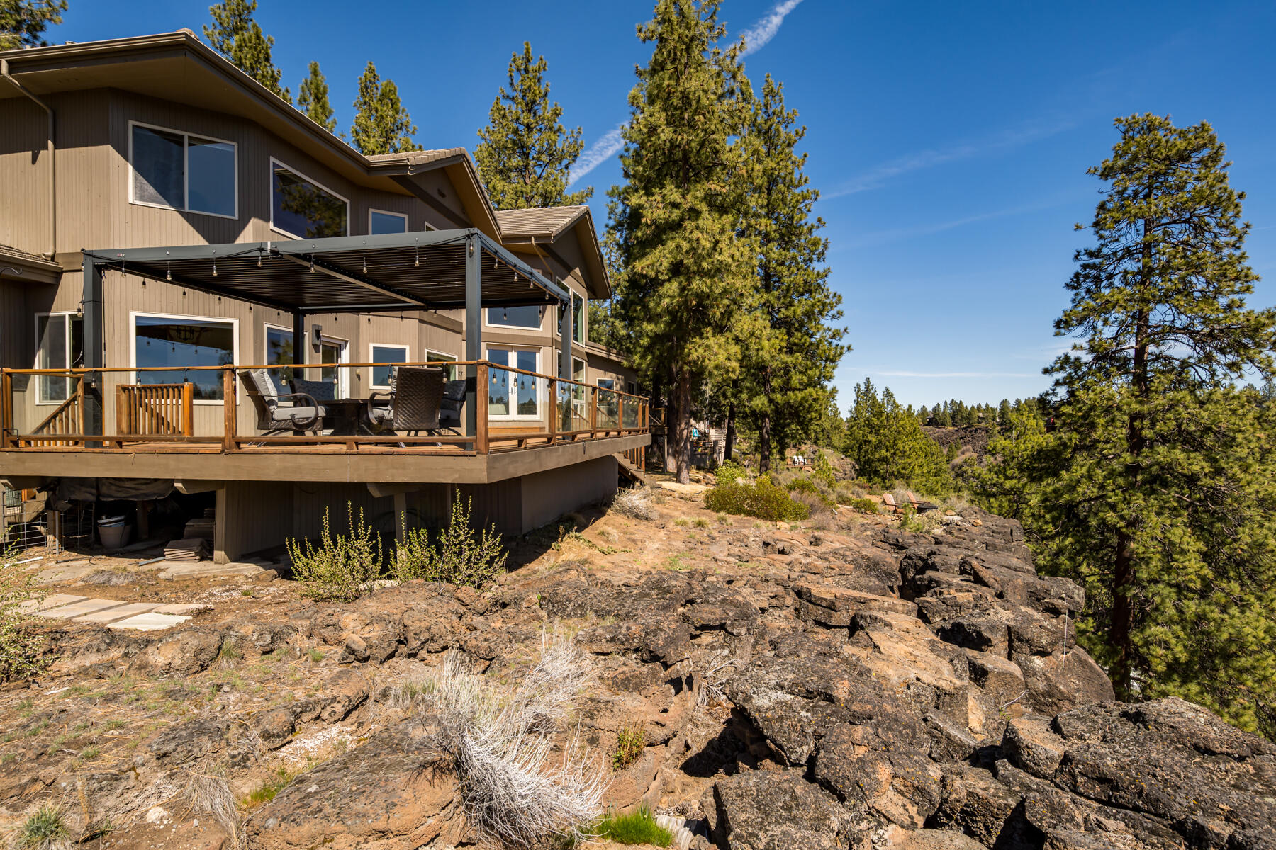 61015 River Bluff Trail