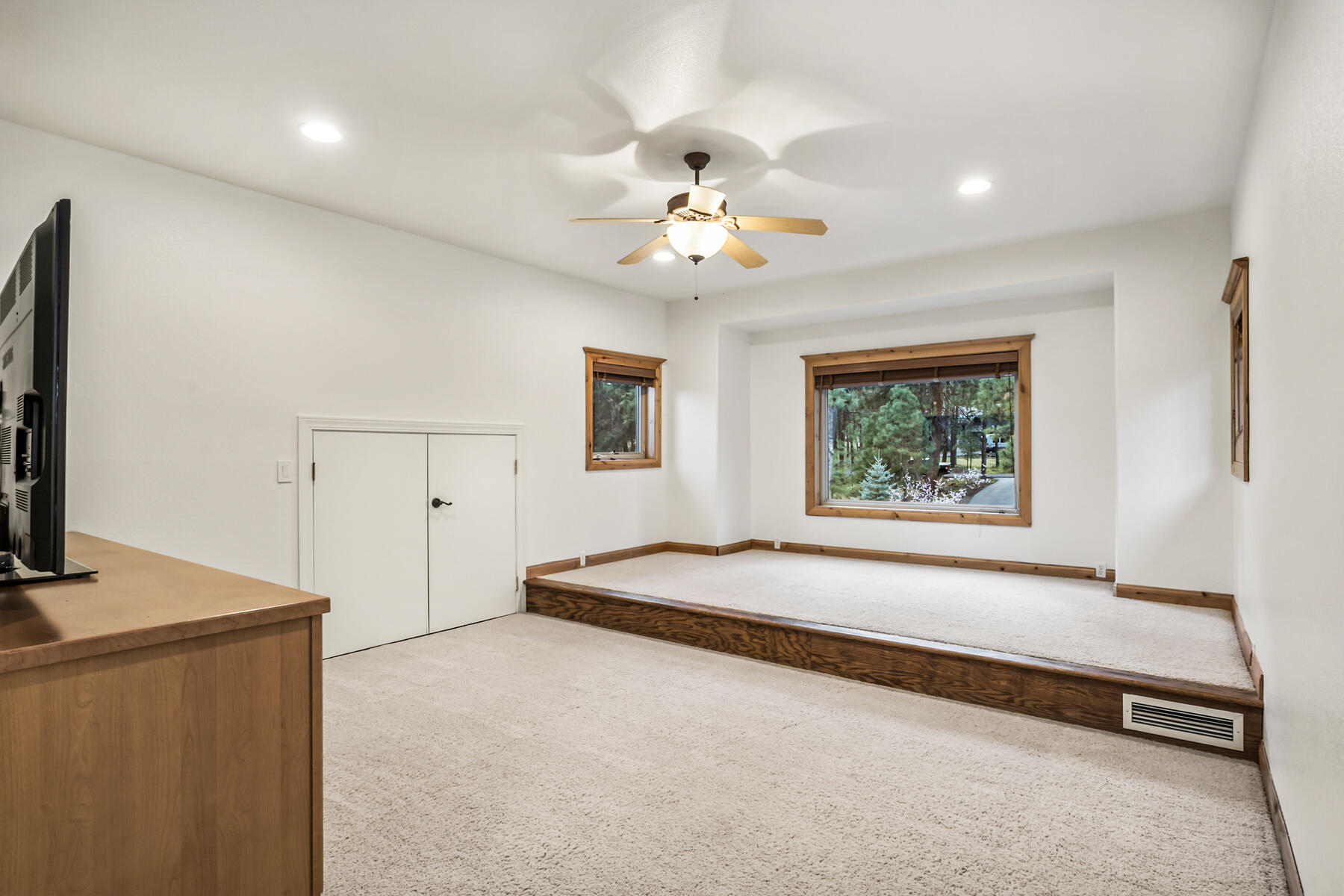 61015 River Bluff Trail