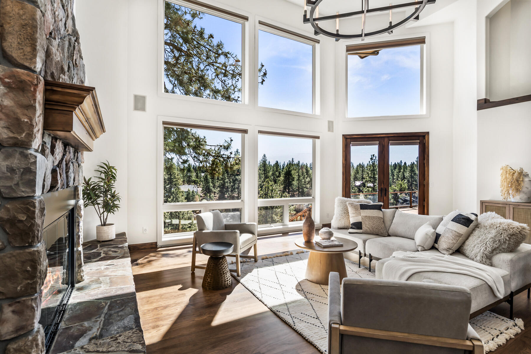 61015 River Bluff Trail