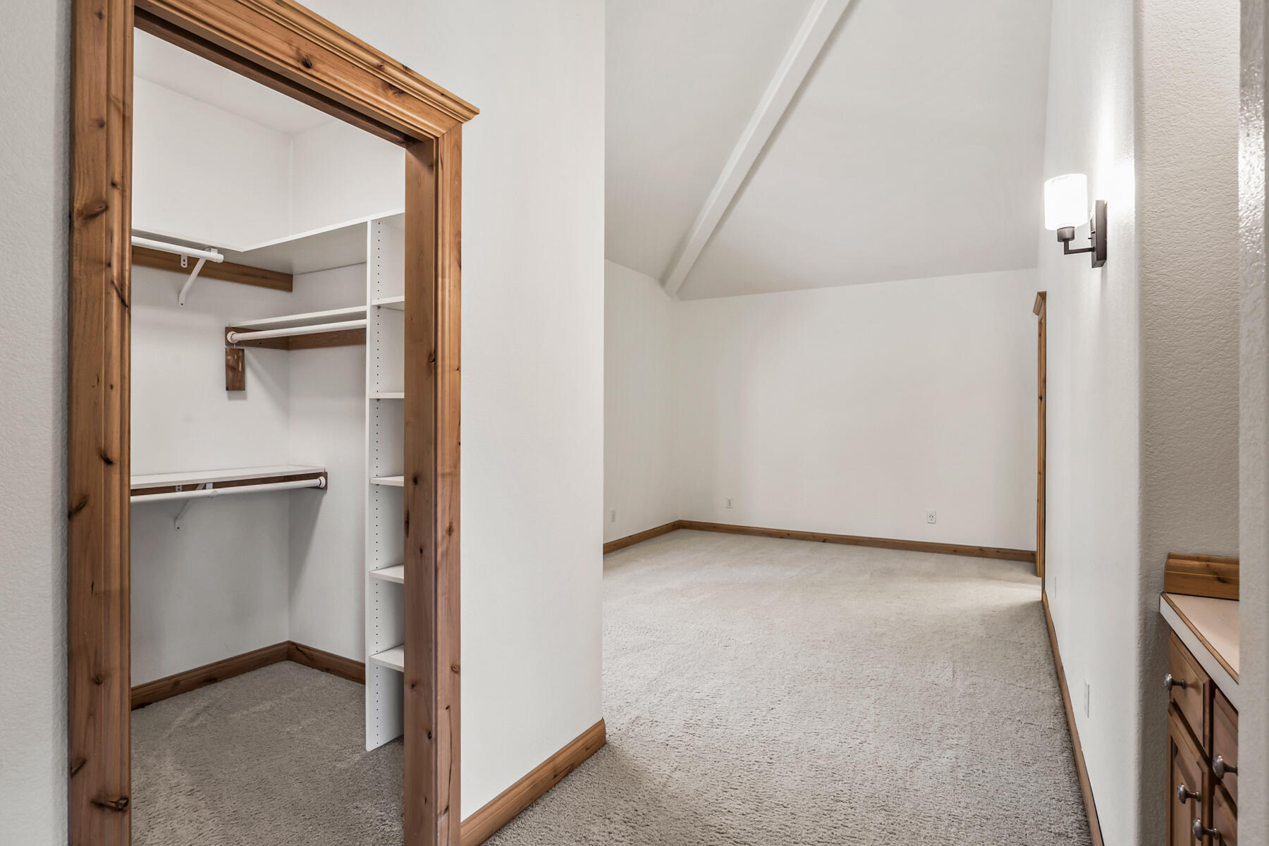 61015 River Bluff Trail