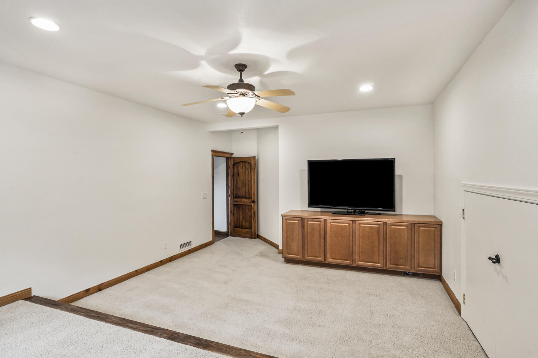 61015 River Bluff Trail