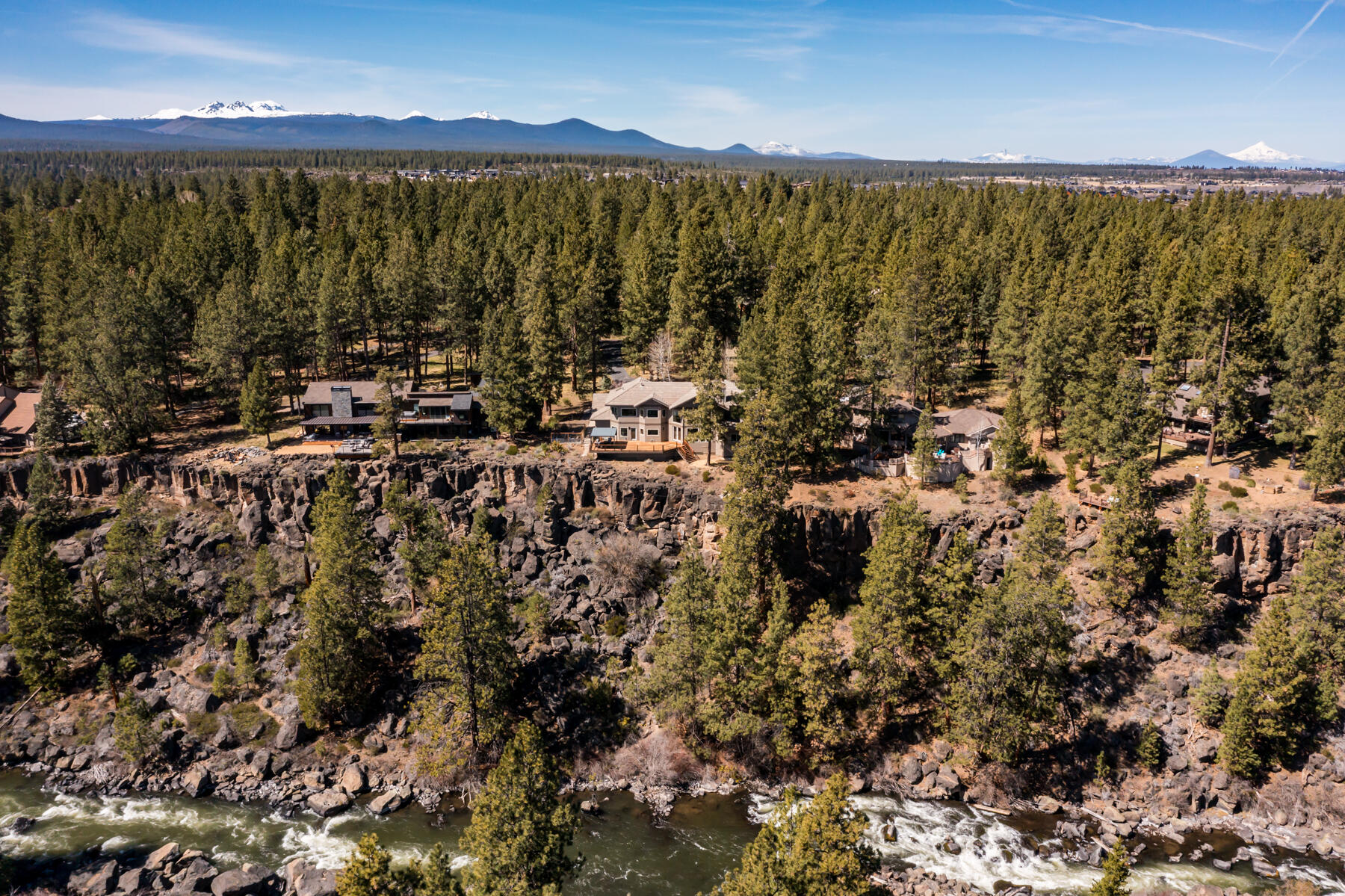 61015 River Bluff Trail