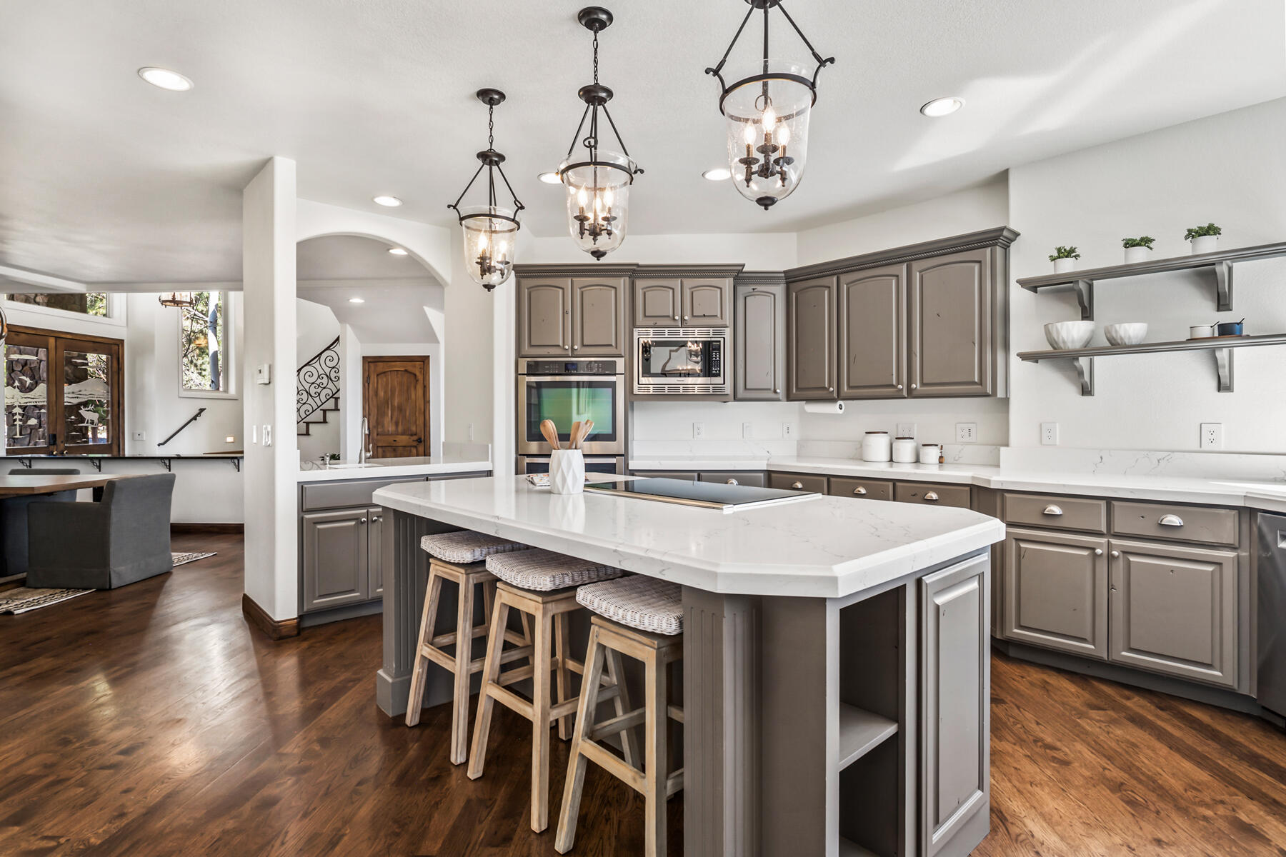 61015 River Bluff Trail
